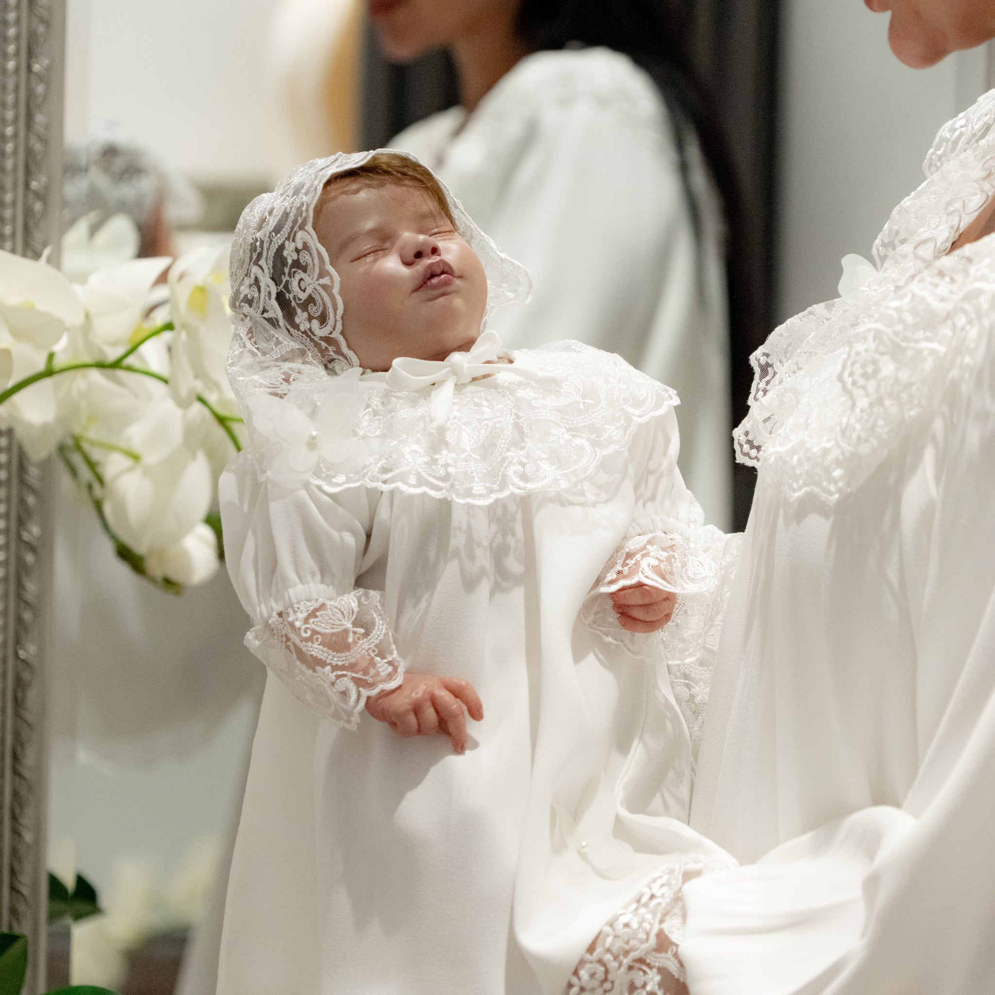 White Embroidered Dress with Lace Sleeves – Elegant Flowy Outfit for New  Moms & Special Occasions in Kuwait – Kavarati