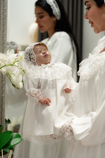 White Embroidered Dress with Lace Sleeves – Elegant Flowy Outfit for New Moms & Special Occasions in Kuwait – Kavarati White Embroidered Dress with Lace Sleeves – Elegant Flowy Outfit for New Moms & Special Occasions in Kuwait – Kavarati