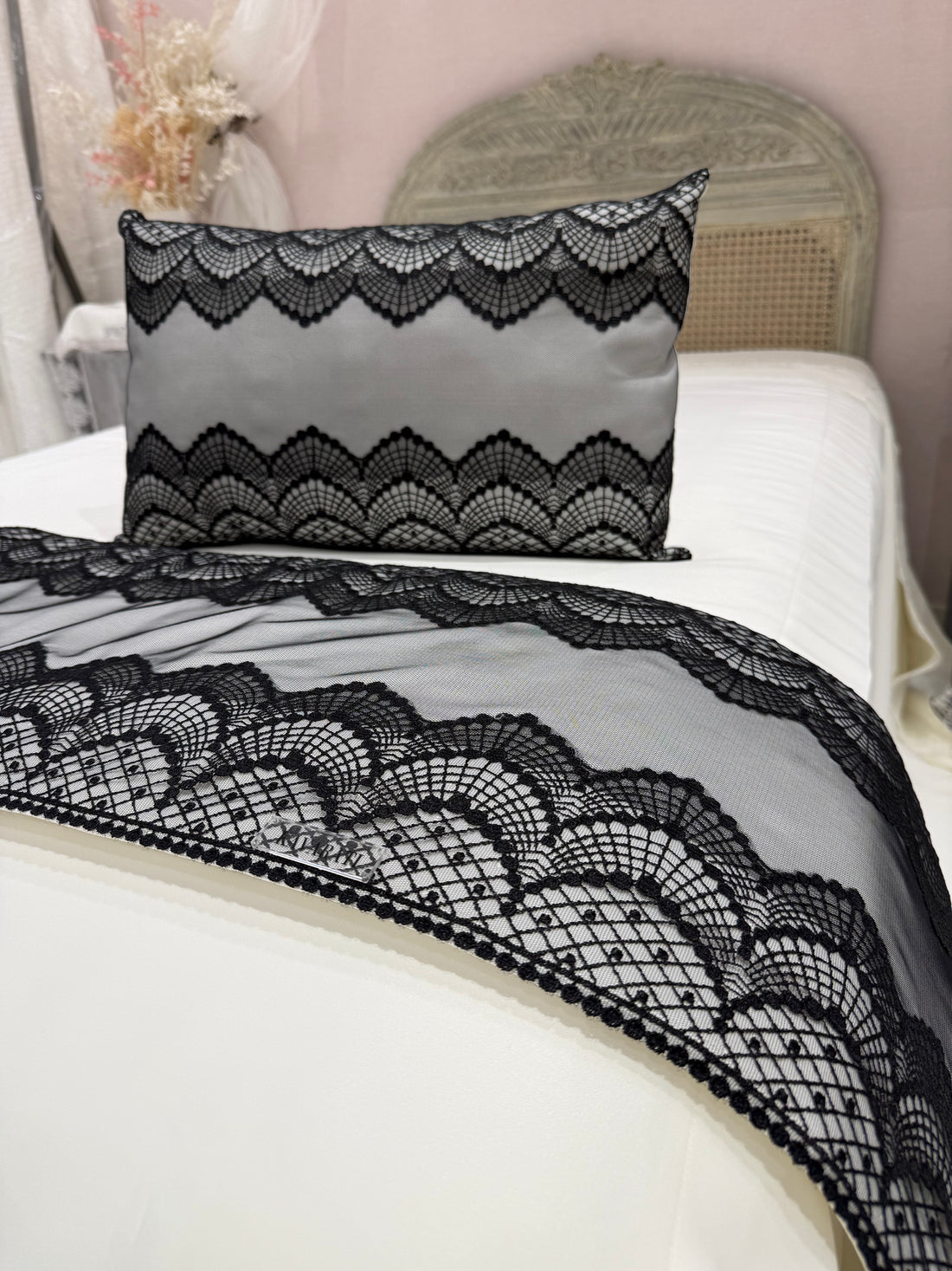 Chic Black & White Bed Throw