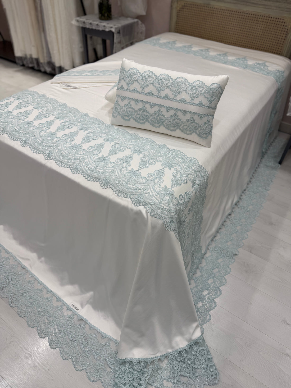Refined Cotton Cover with Tiffany Guipure