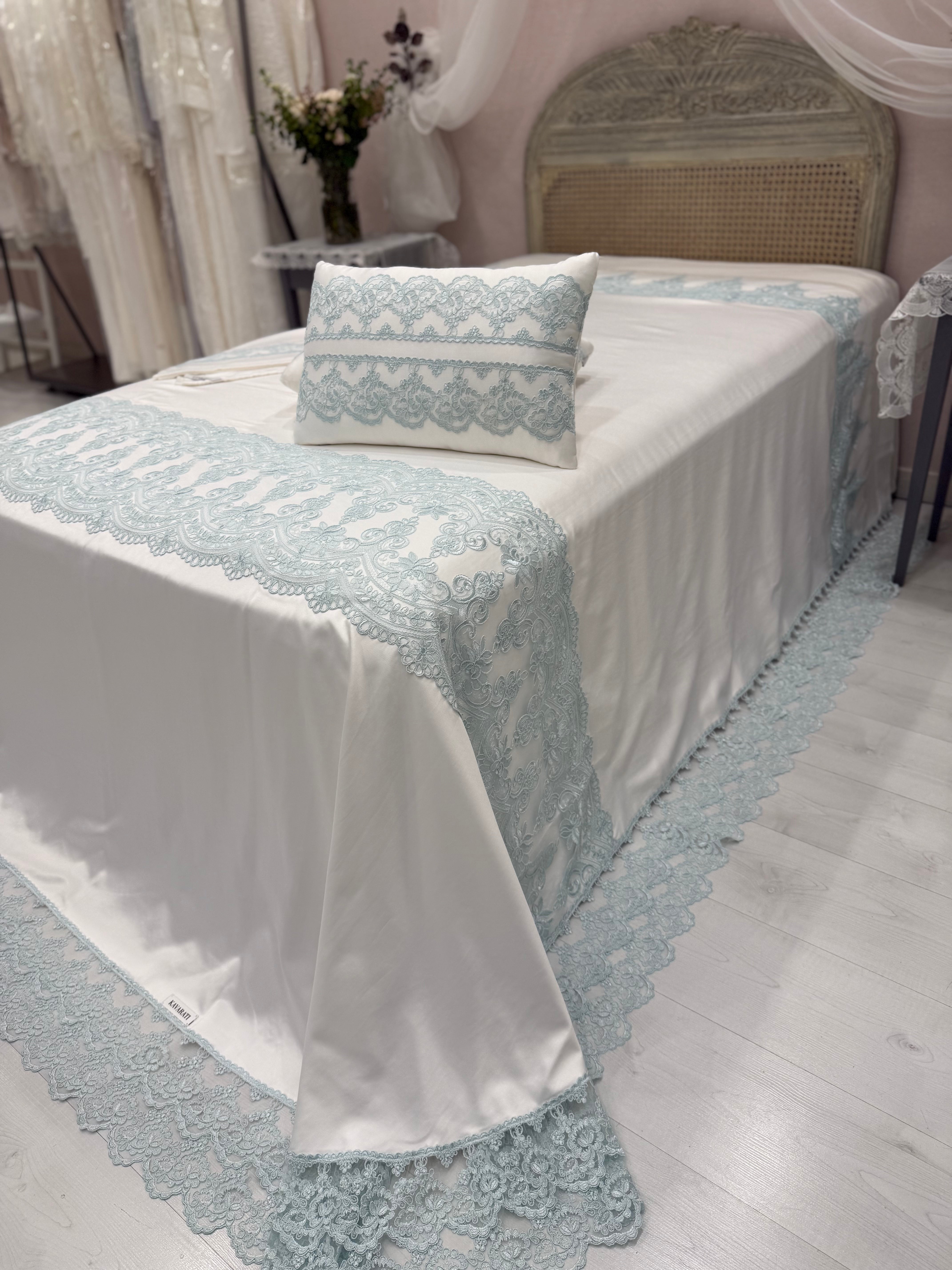 Refined Cotton Cover with Tiffany Guipure