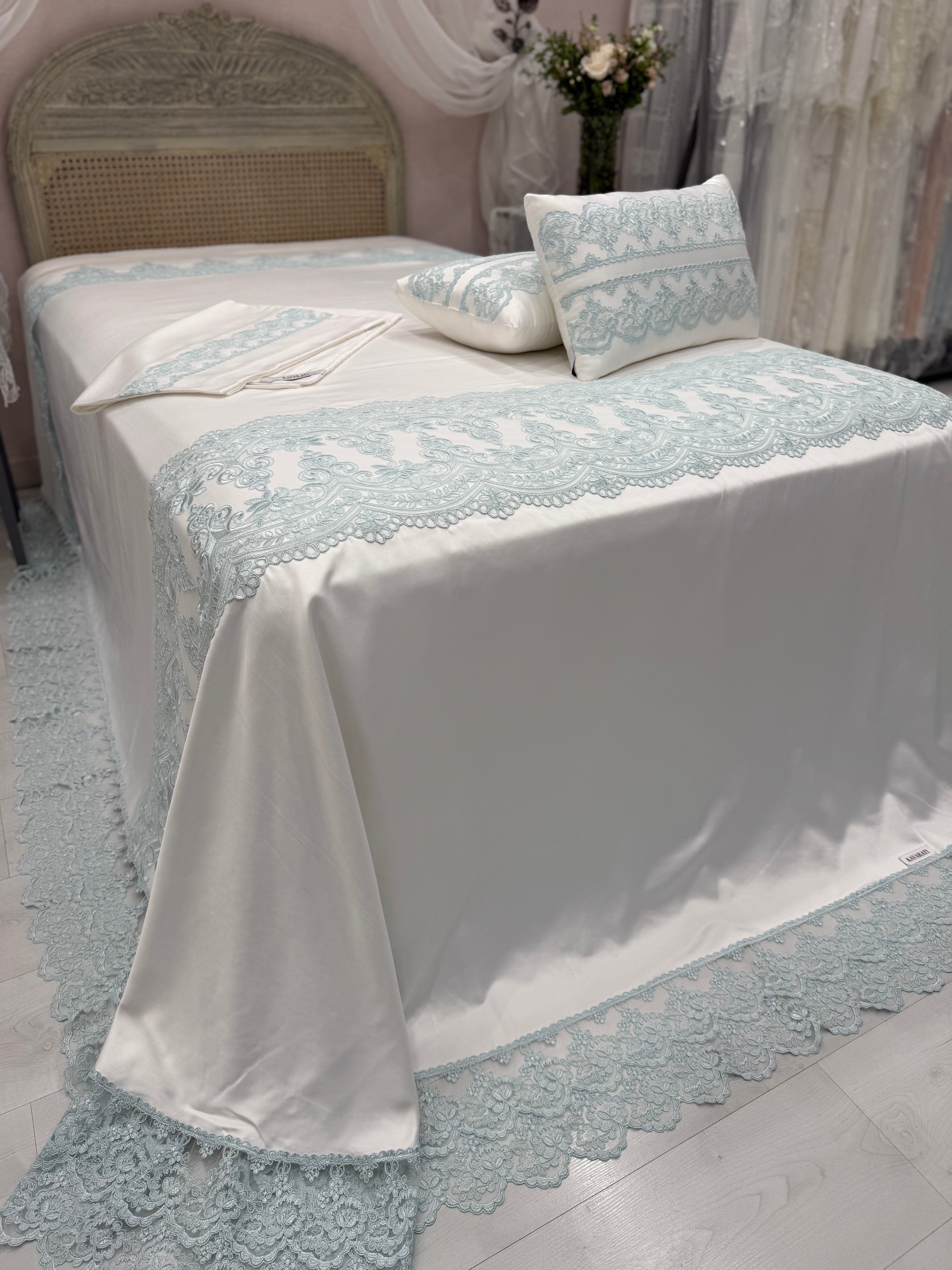 Refined Cotton Cover with Tiffany Guipure