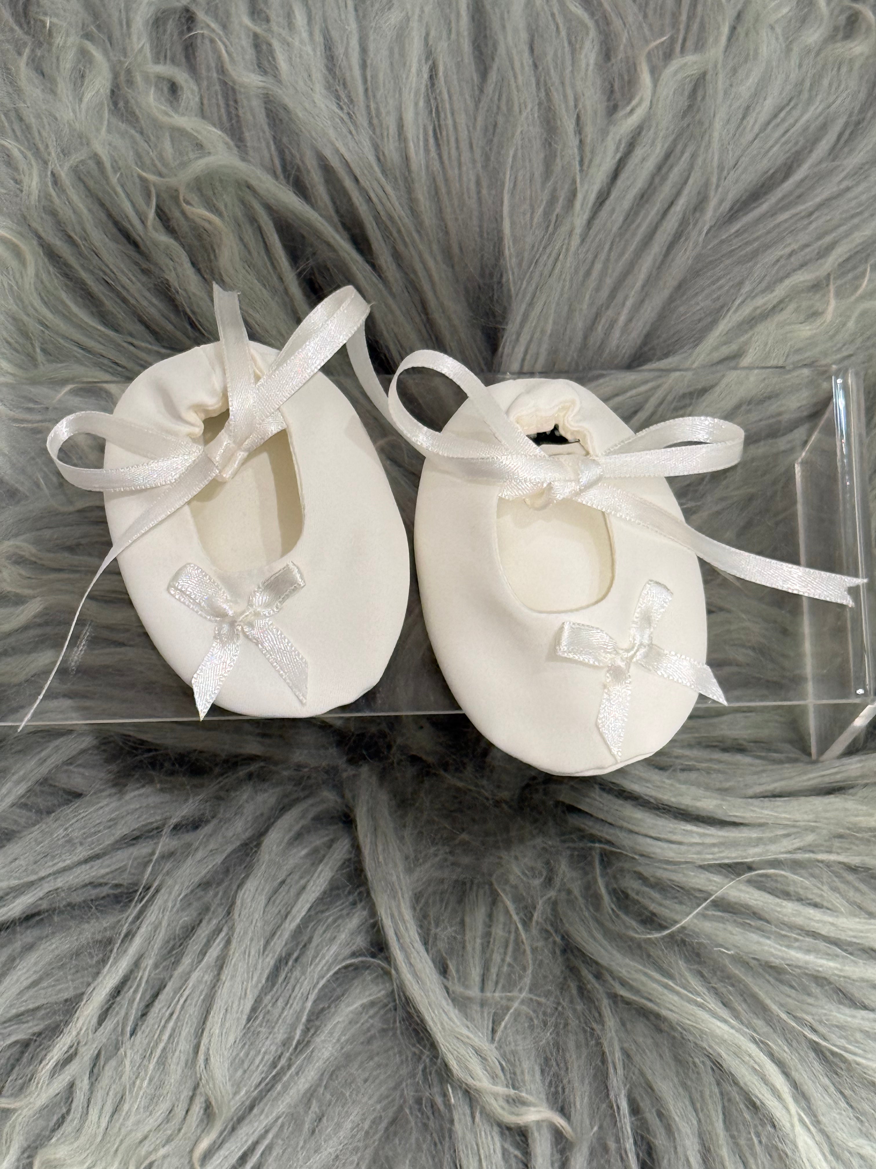 Cute Bow Newborn Booties