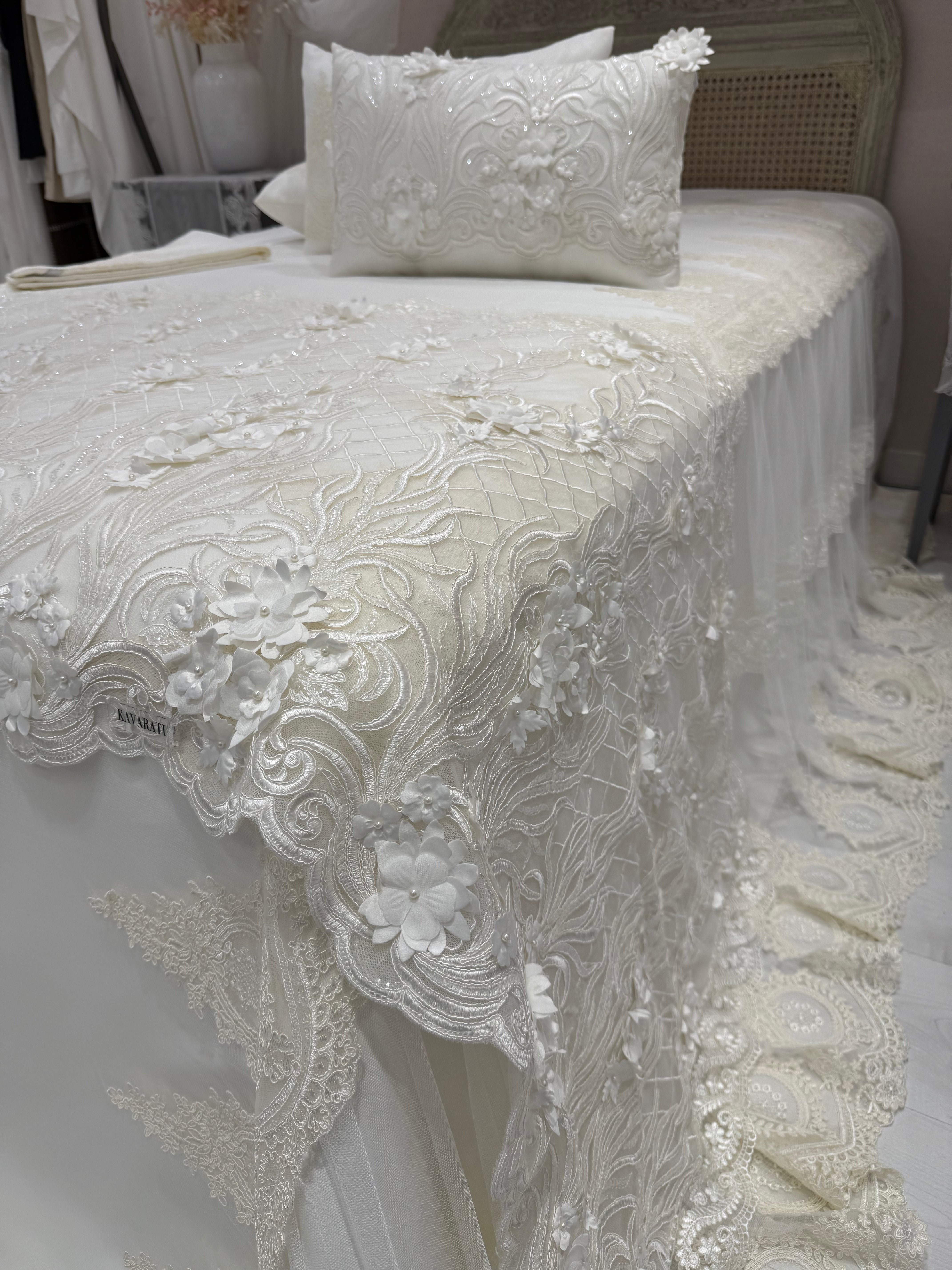 Refined Light Cream Cover with Embroidery and Matching Floral Throw