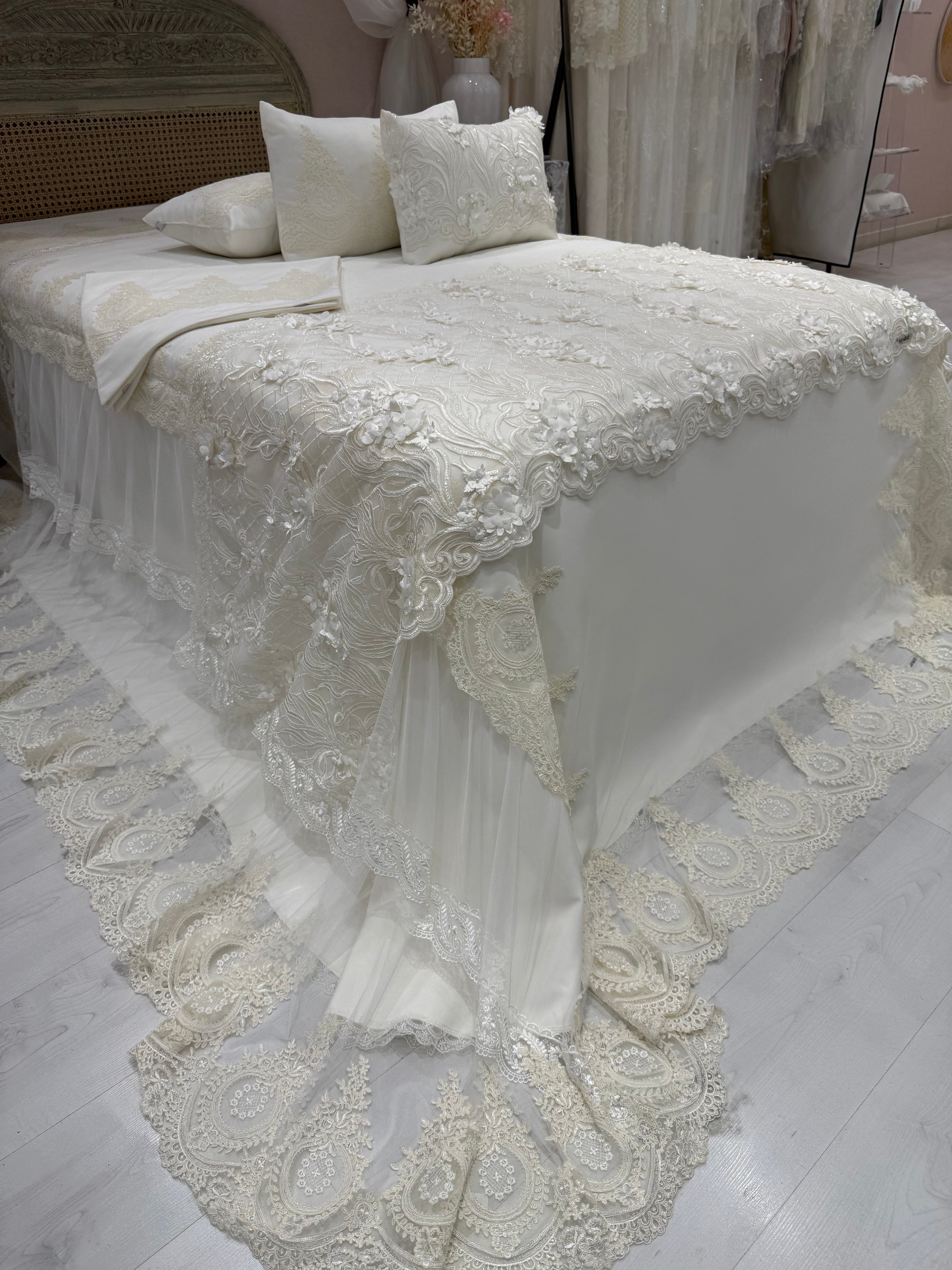 Refined Light Cream Cover with Embroidery and Matching Floral Throw