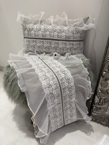 Elegant Ruffled Bed Throw(COVER NOT INCLUDED)