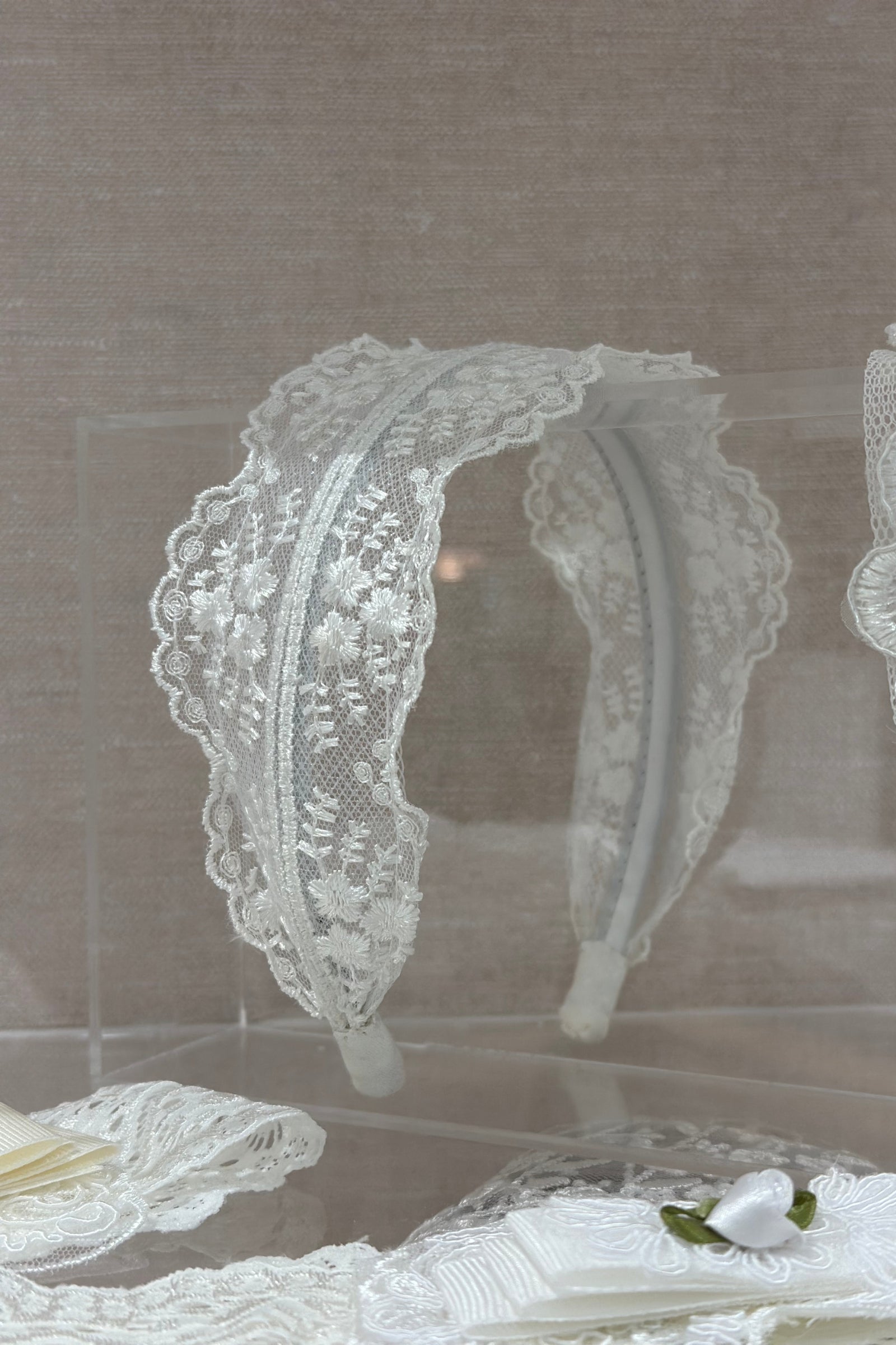 Elegant  Lace Headband