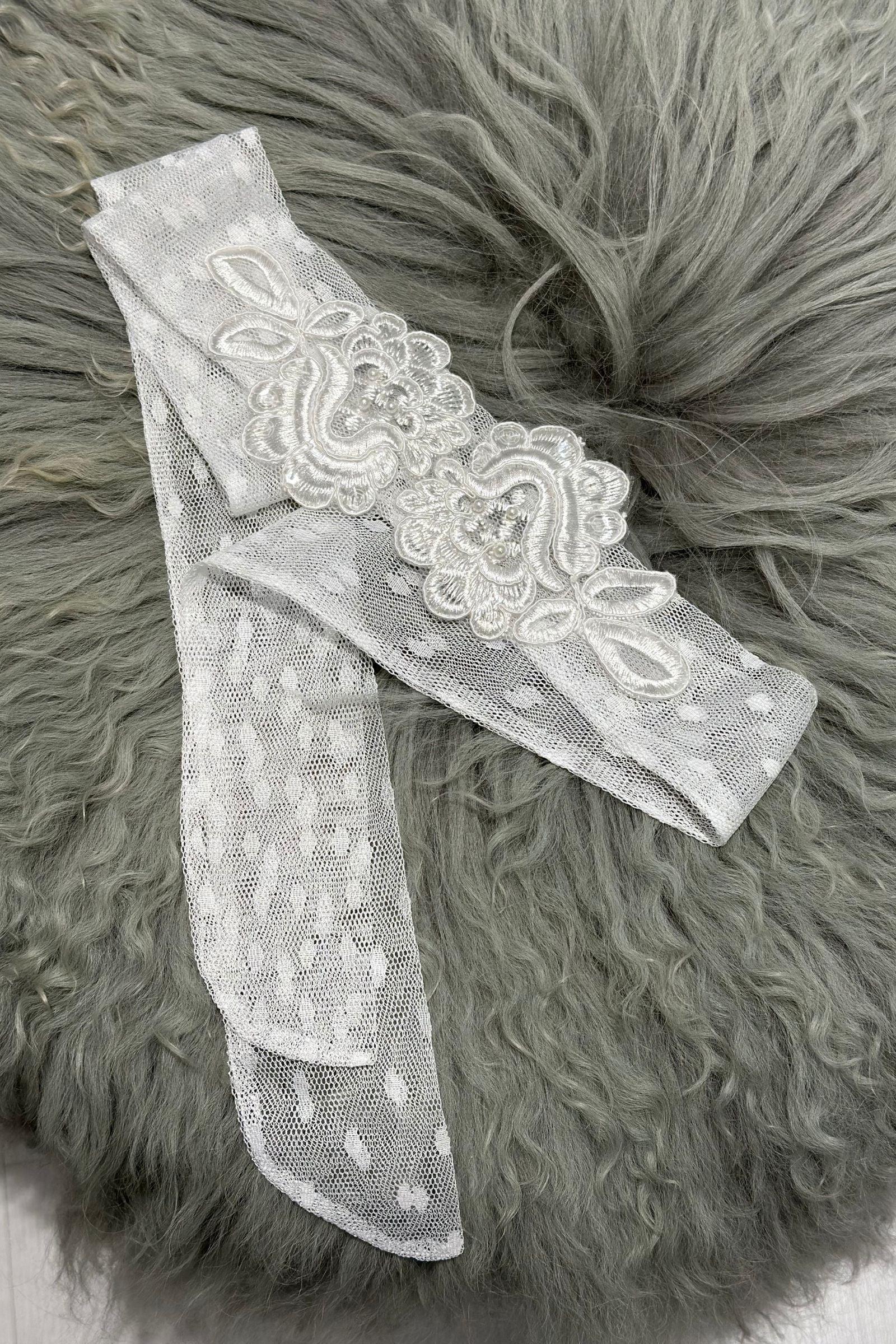 Delicate Tulle Headband with Lace Embroidery