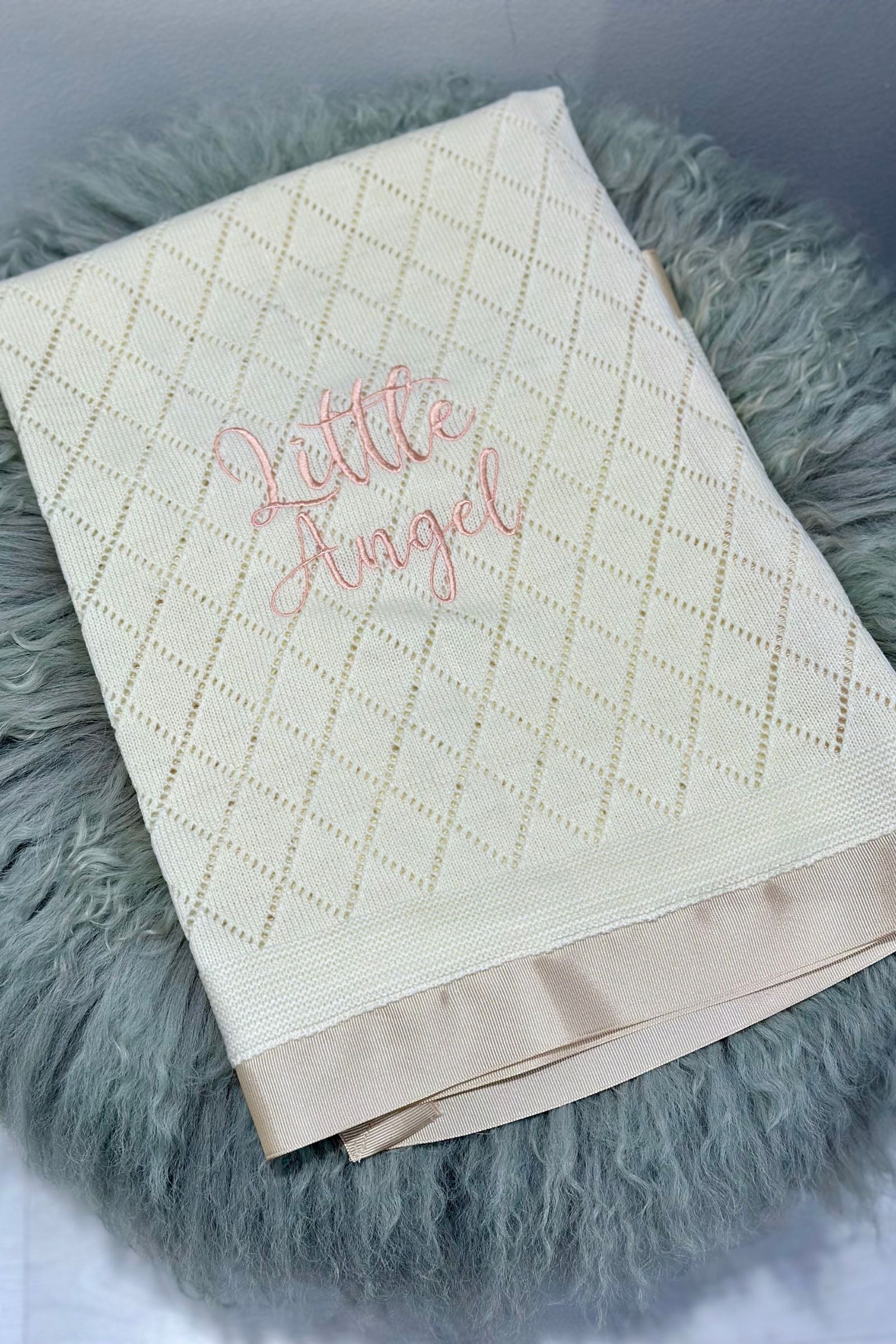 Elegant tricot baby blanket