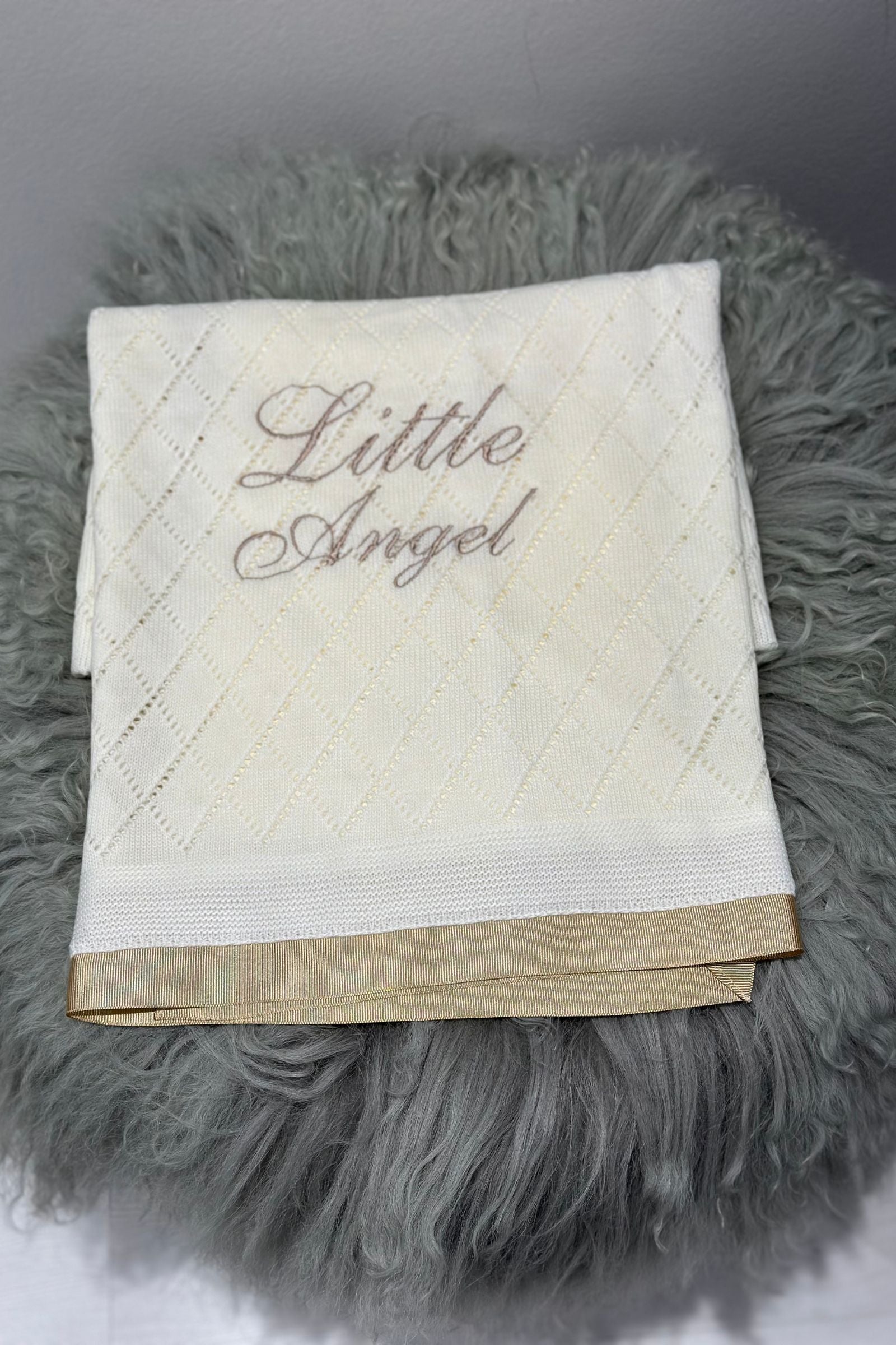 Elegant tricot baby blanket