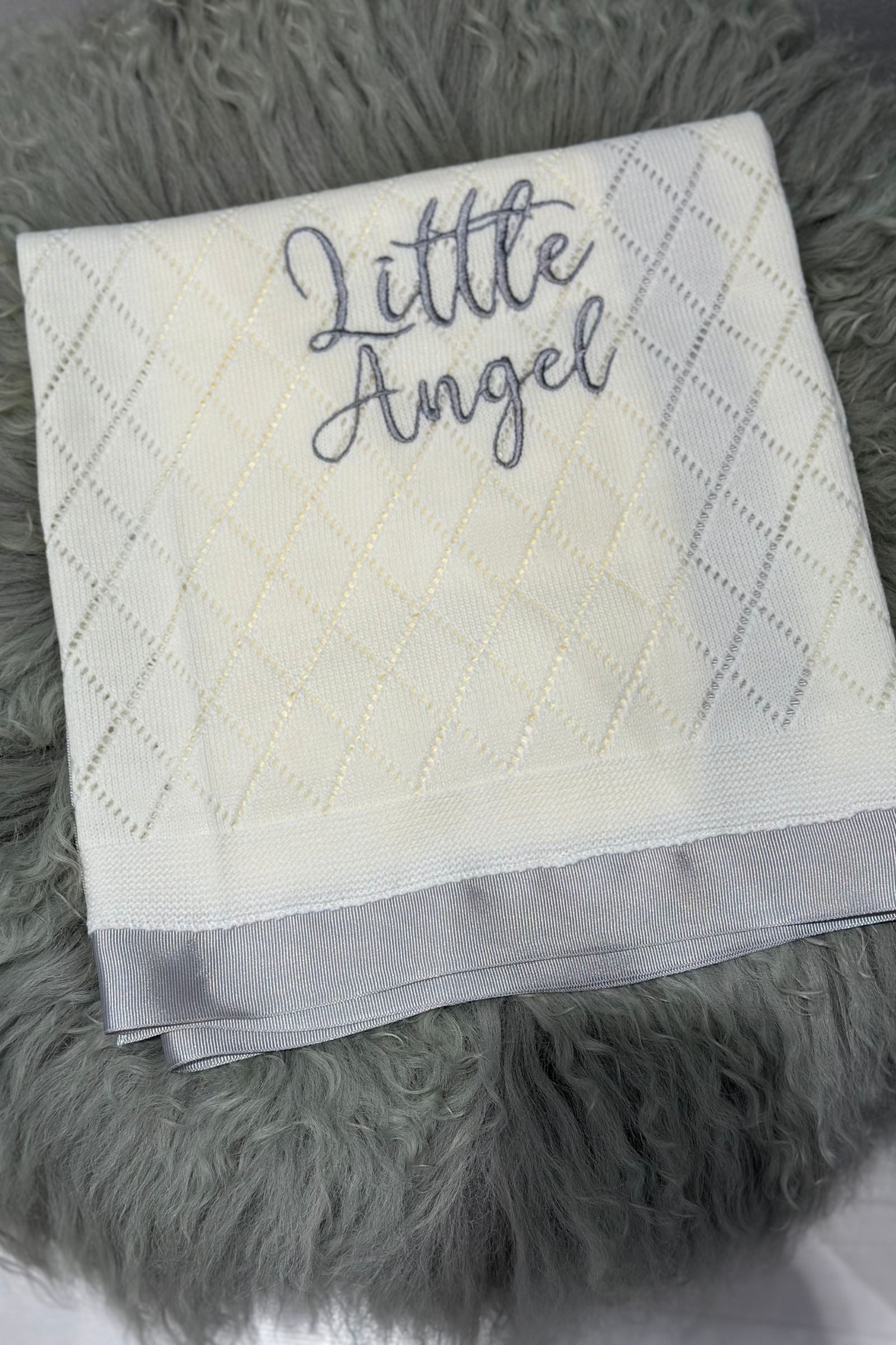 Elegant tricot baby blanket