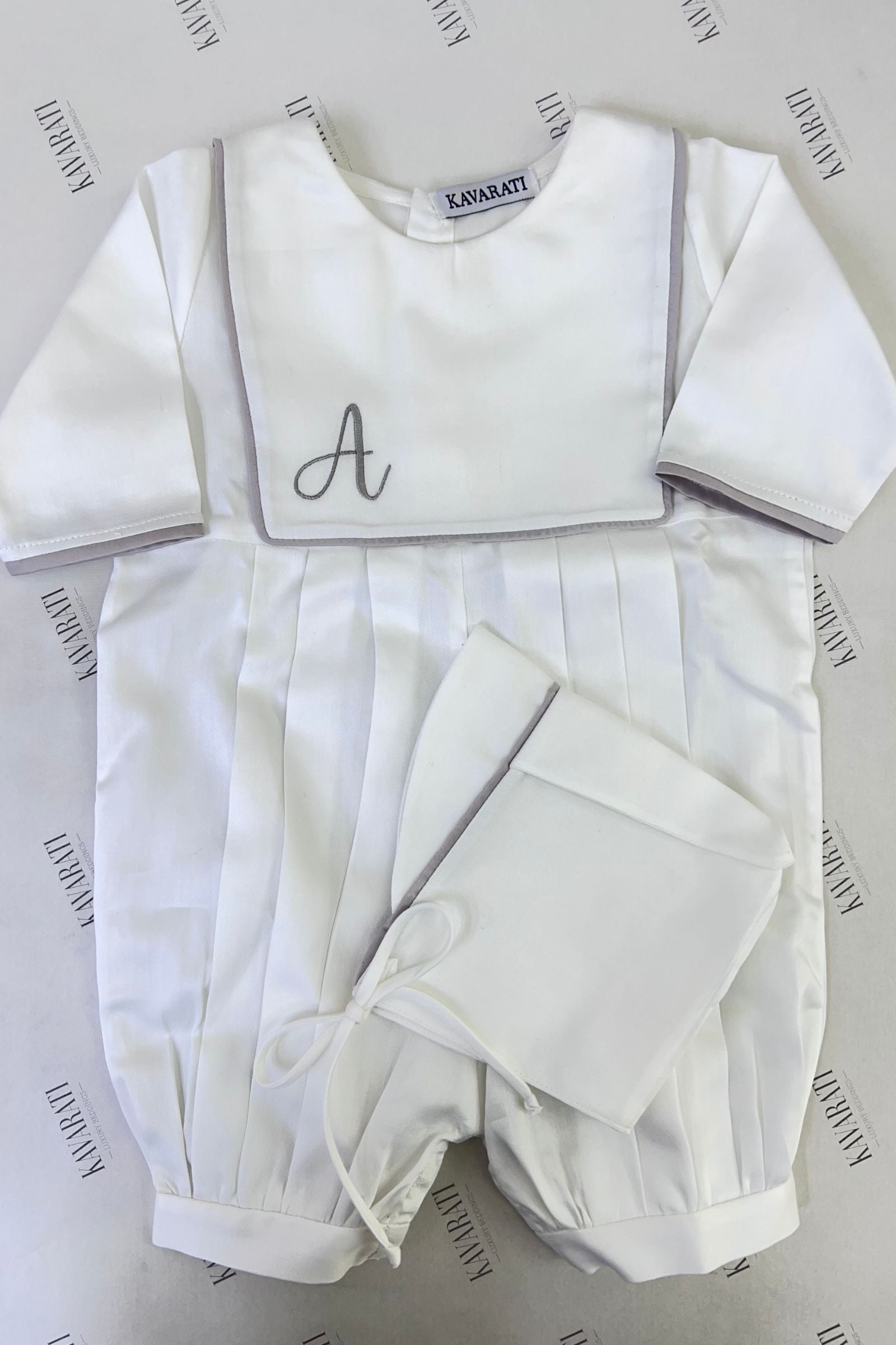 أوفرول قطني أنيق للمواليد مع تطريز الإسم 