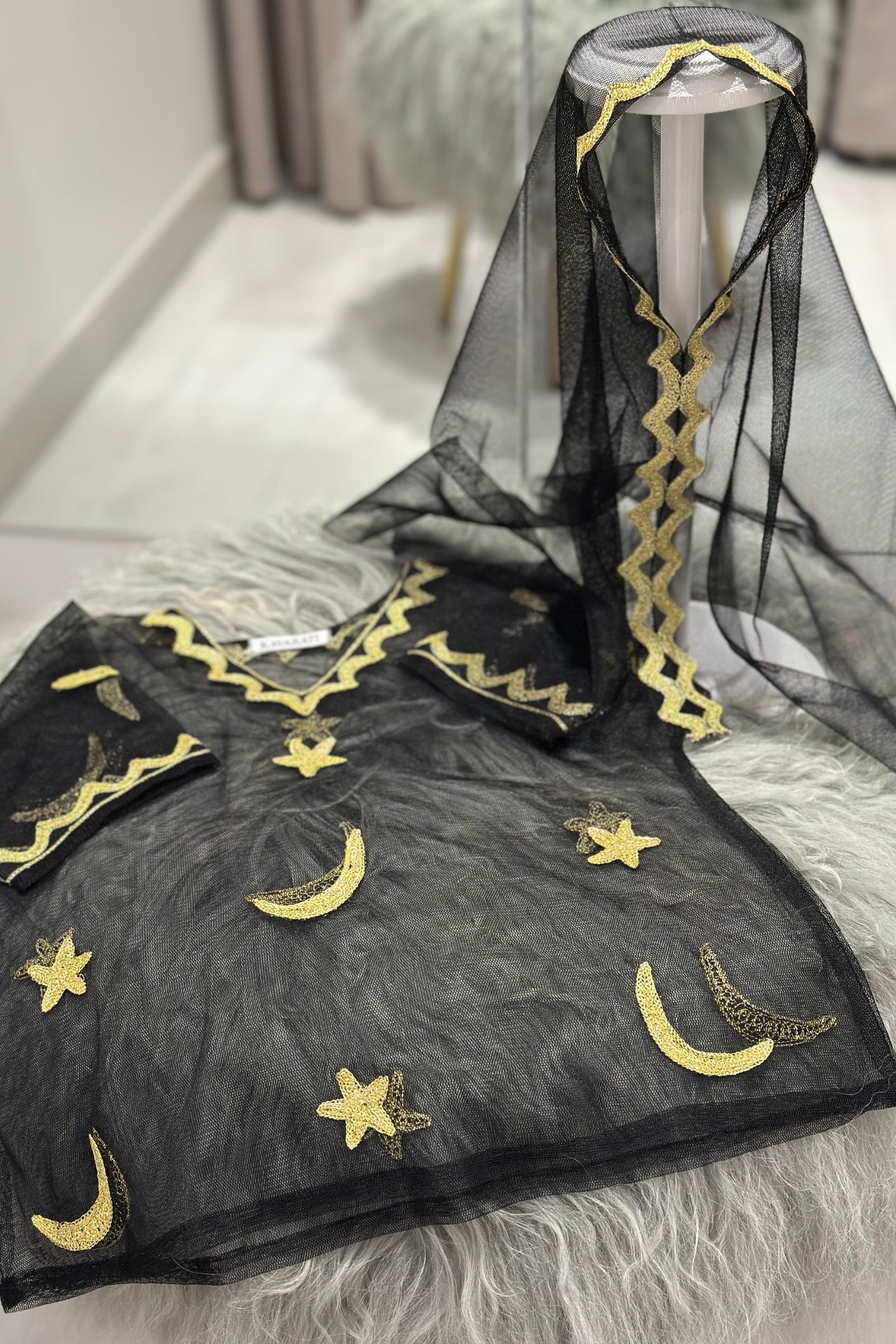 Helal & Najma Collection – Baby Girl Thoub & Bokhnag with Gold Hand Embroidery (Size 0–6 Months)