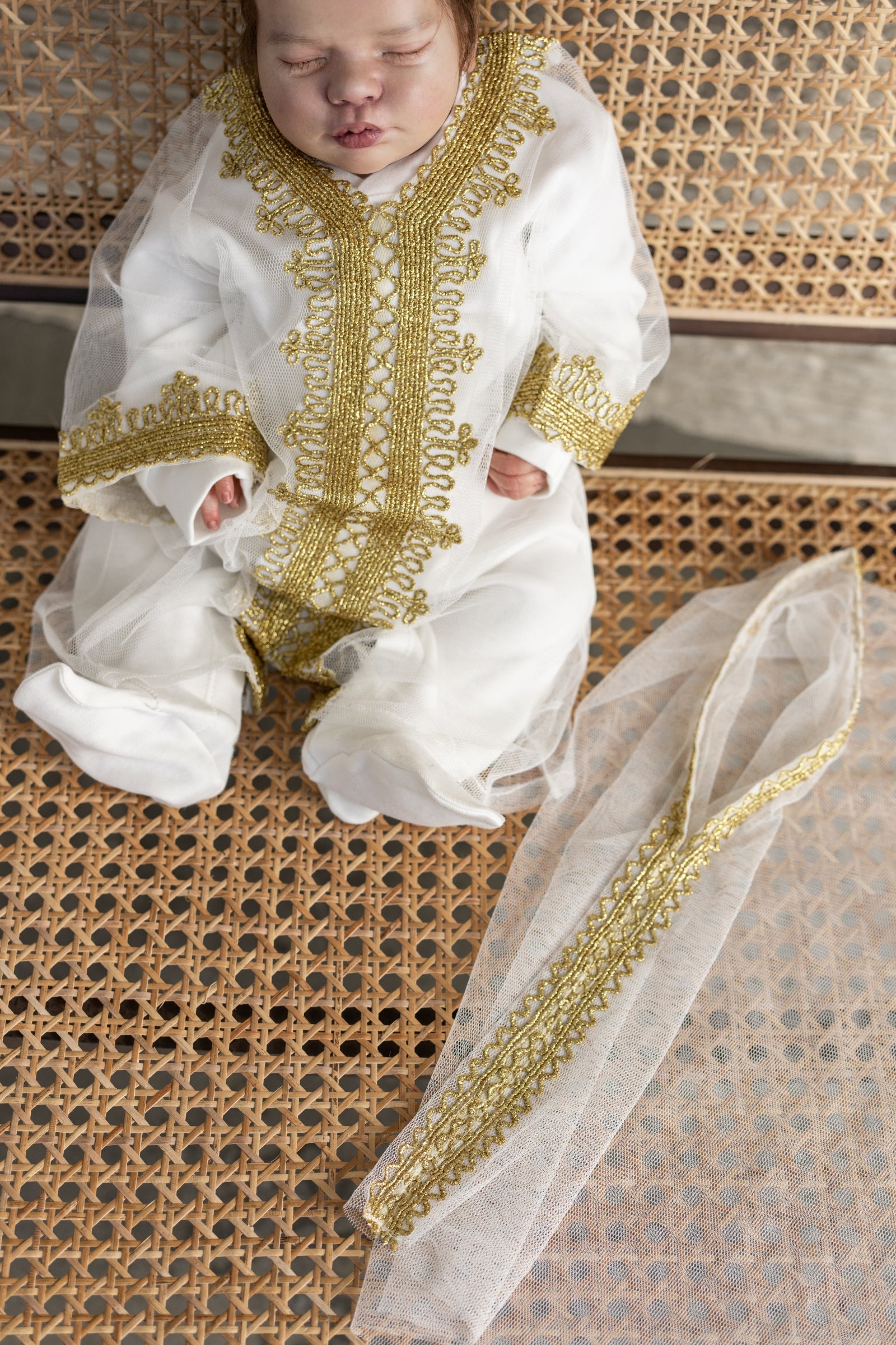 Embroidered Baby Girl Thoub & Bokhnag – White Cotton with Gold Hand Embroidery (Size 0–3 Months)