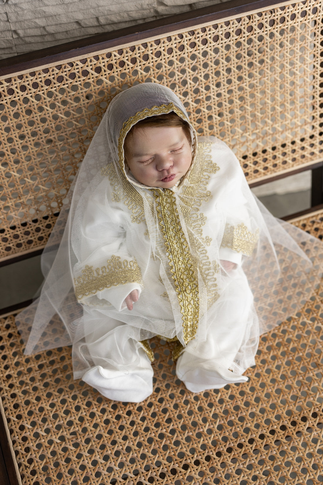 Embroidered Baby Girl Thoub & Bokhnag – White Cotton with Gold Hand Embroidery (Size 0–3 Months)