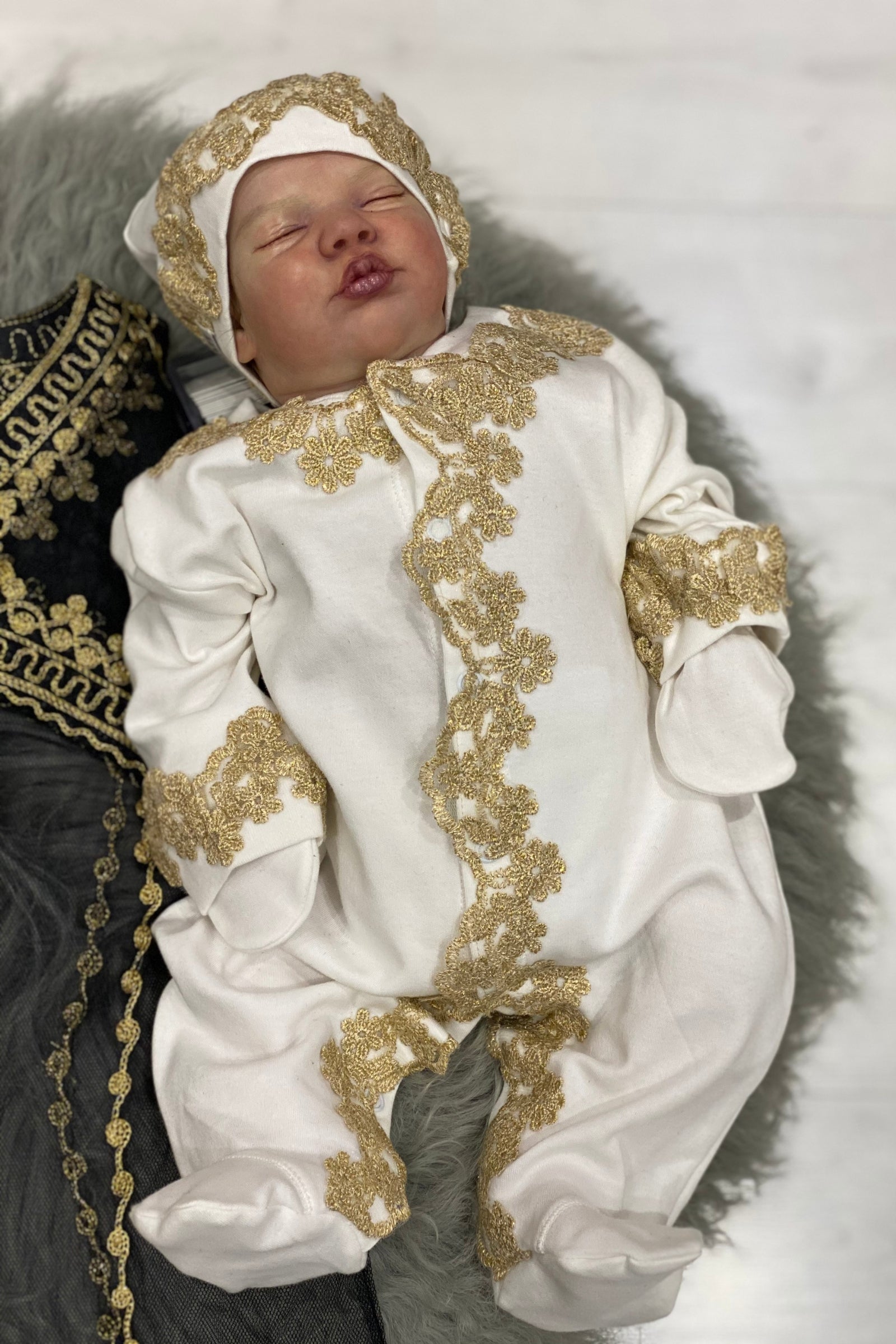 Baby Girl Black Thoub Set with Overall, Cap & Gloves – Gold Lace Detailing (Size 0–3 Months)