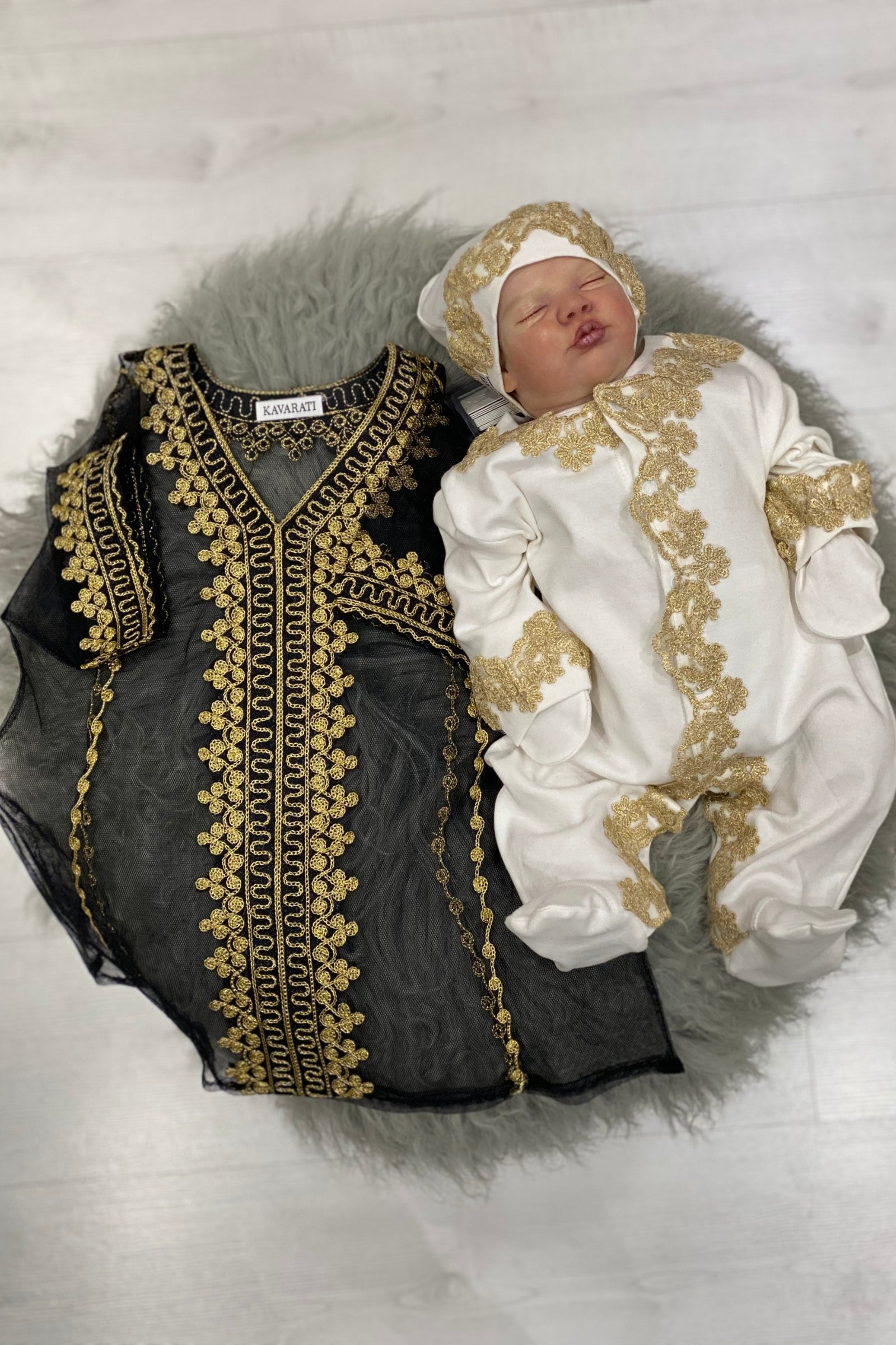 Baby Girl Black Thoub Set with Overall, Cap & Gloves – Gold Lace Detailing (Size 0–3 Months)