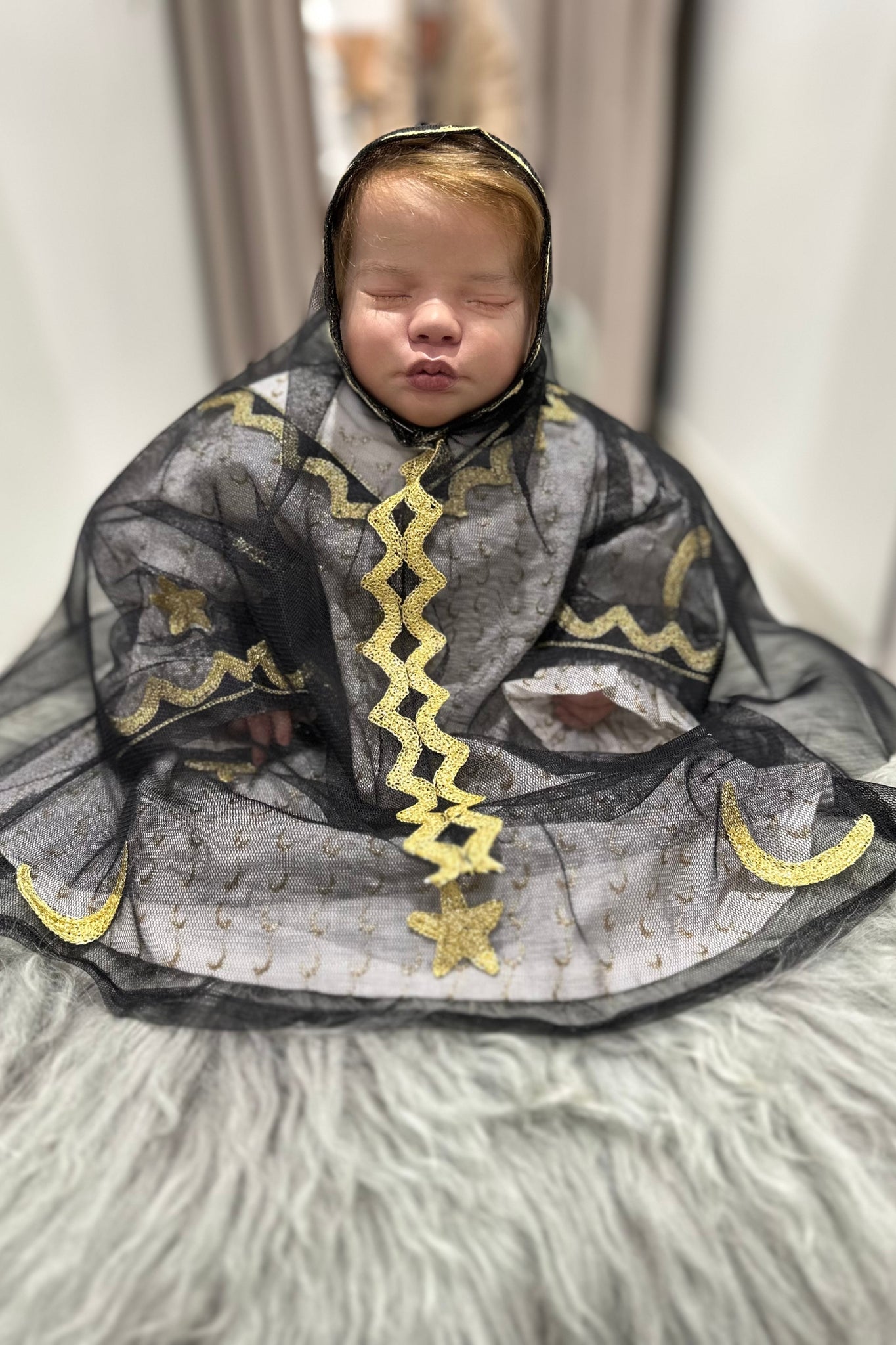 Helal & Najma Collection – Baby Girl Full Set with Thoub, Bokhnag, Dress, Overalls, Hat & Hair Band (Size 0–3 Months)