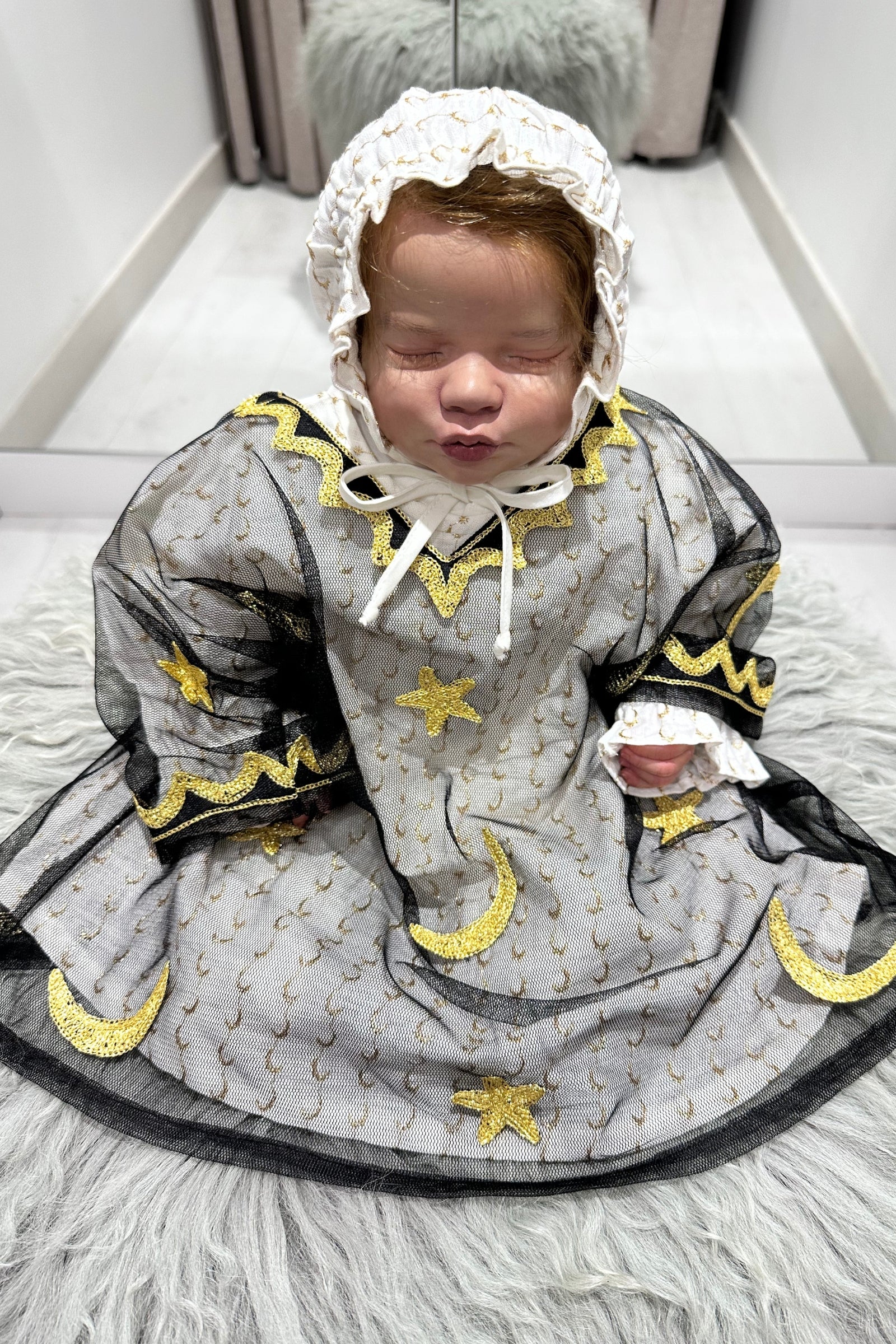 Helal & Najma Collection – Baby Girl Full Set with Thoub, Bokhnag, Dress, Overalls, Hat & Hair Band (Size 0–3 Months)
