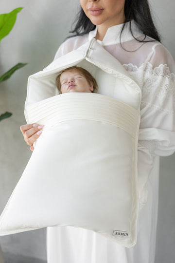 Elegant Classical light cream sleeping baby bag