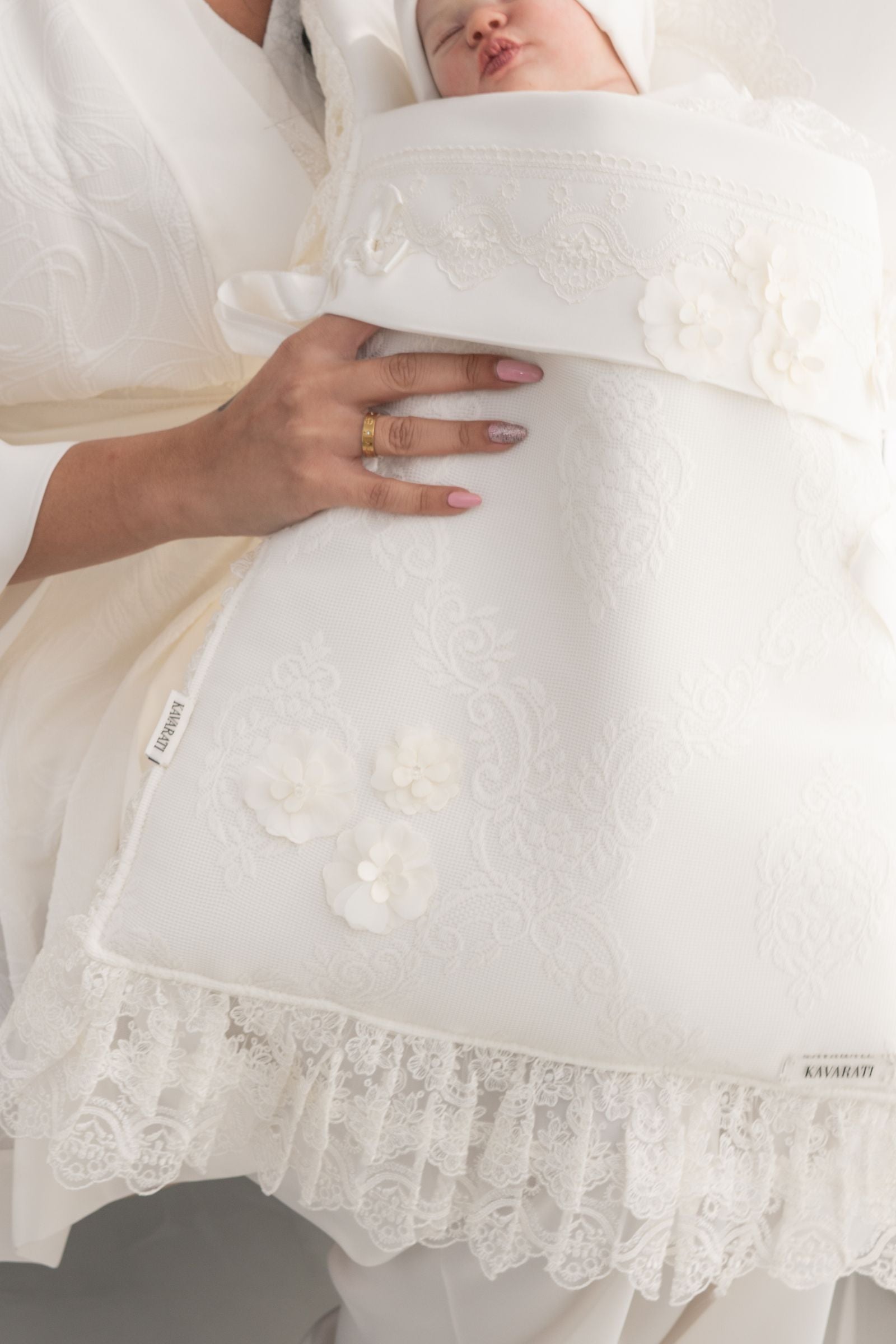 Luxury Classical Sleeping Baby Bag – Light Cream Color