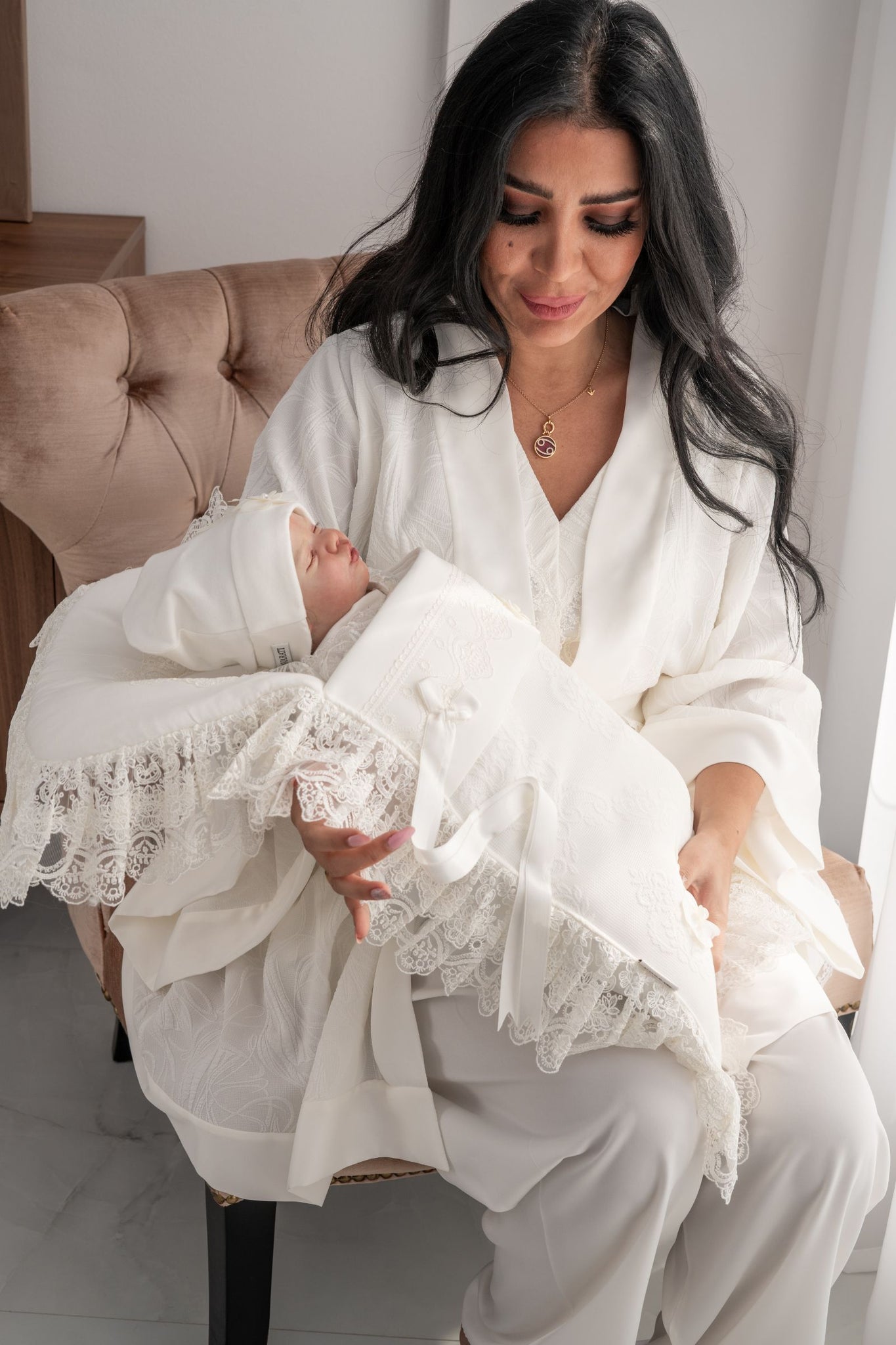 Luxury Classical Sleeping Baby Bag – Light Cream Color