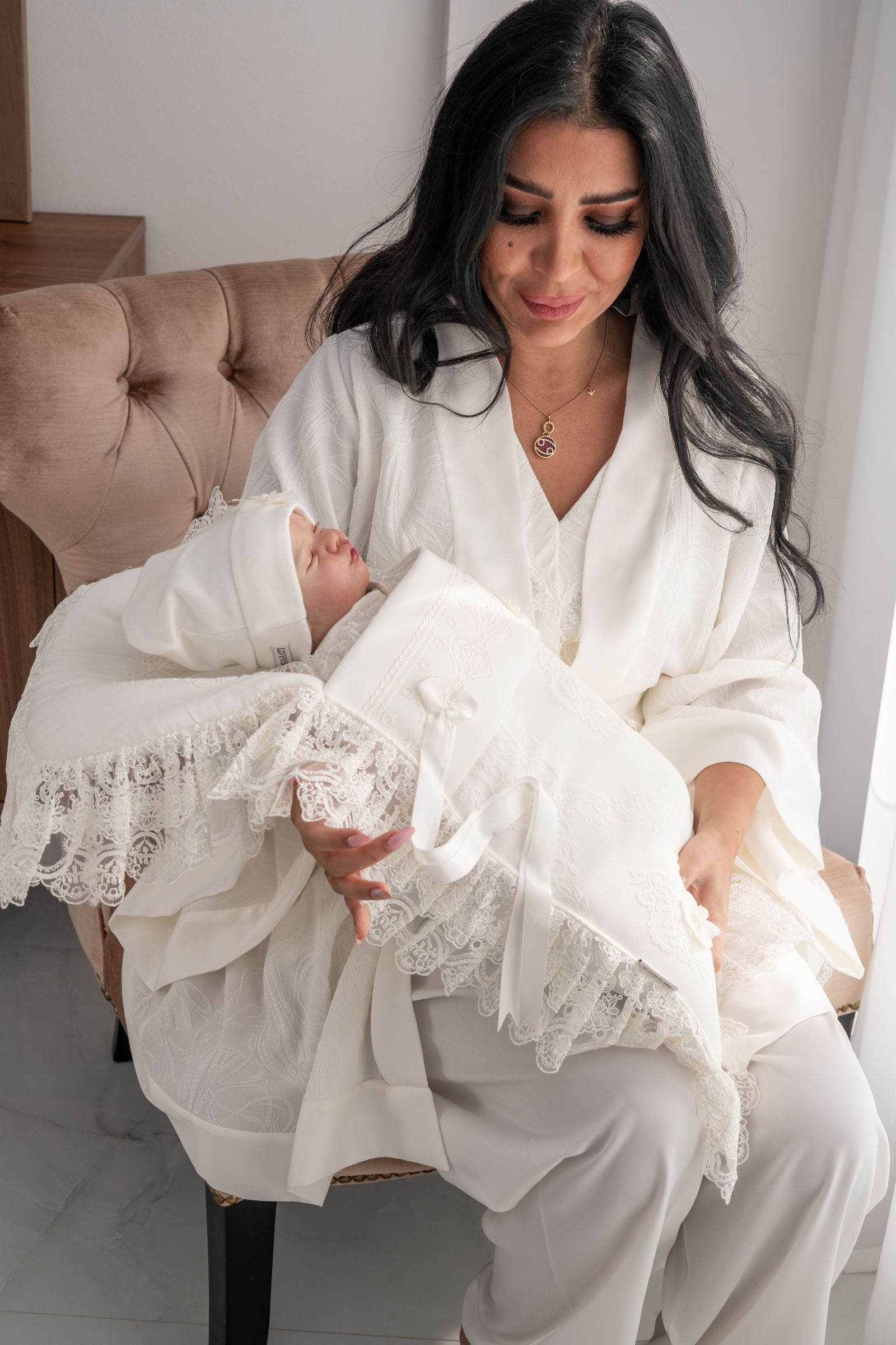 Luxury Classical Sleeping Baby Bag – Light Cream Color