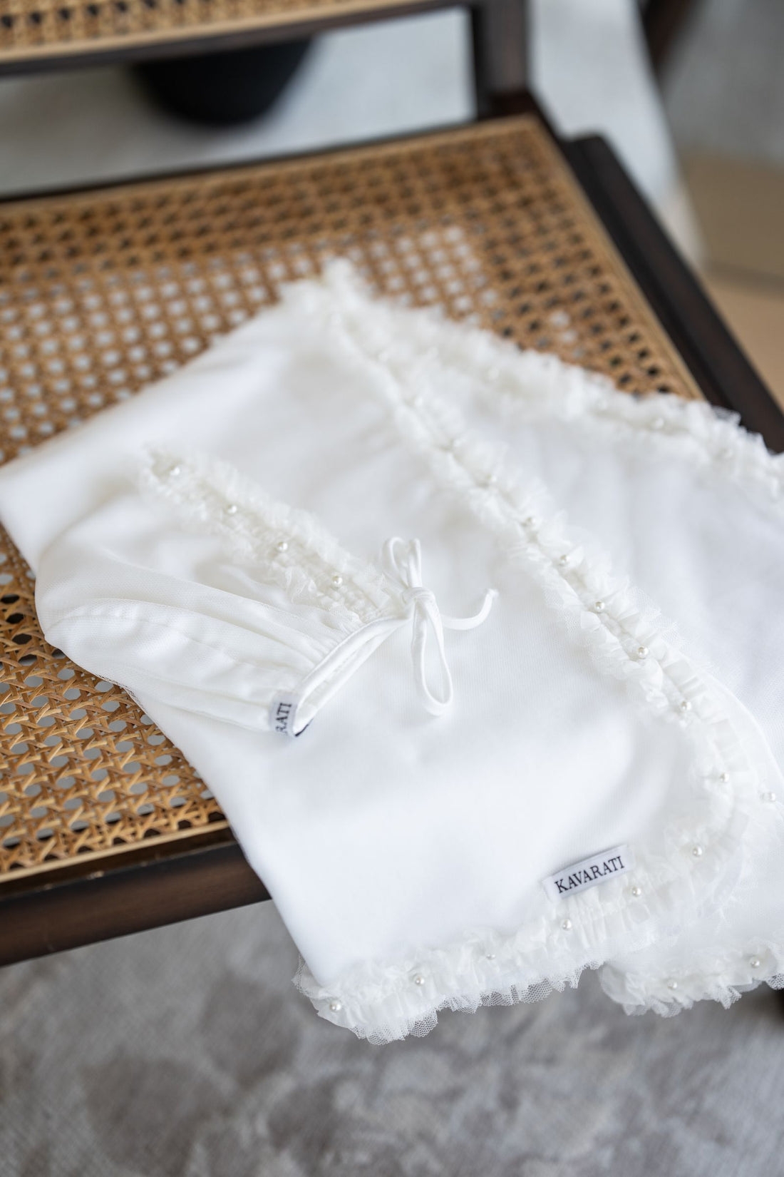 White Cotton Swaddle & Hat Set – Pearl Embellished Elegance (Newborn)