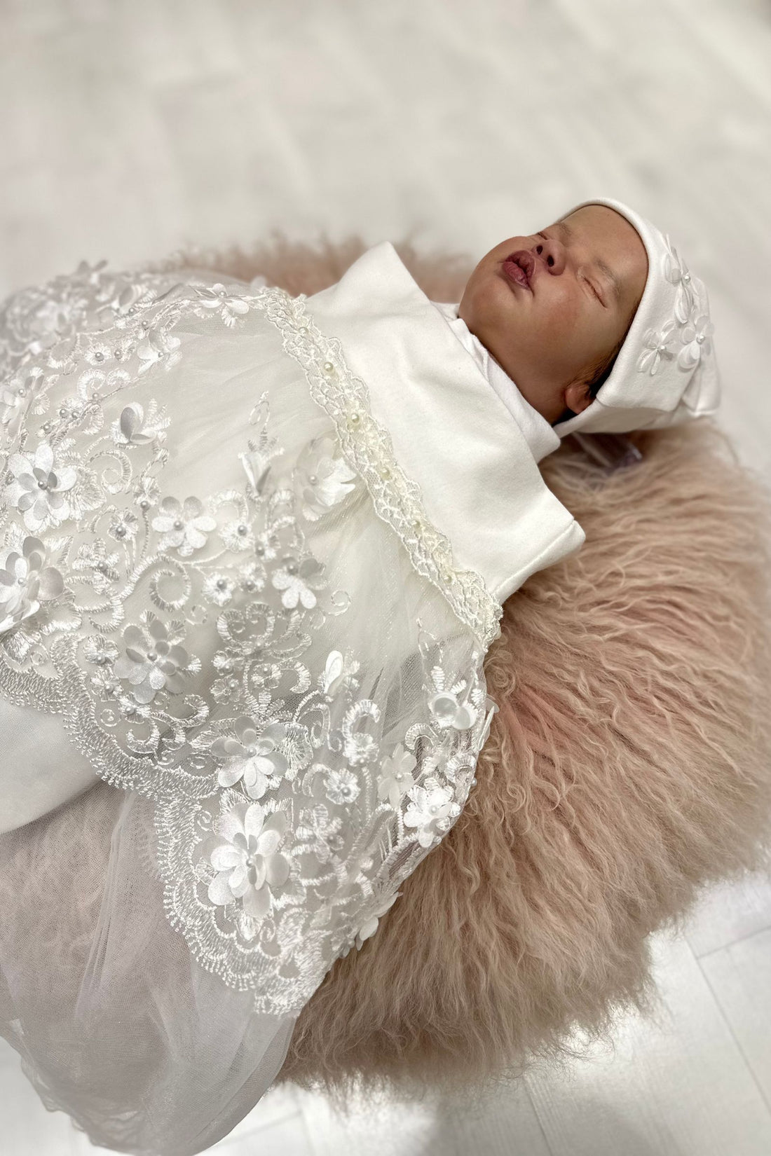 Luxury White Lace Swaddle Set with Matching Hat – Newborn Size