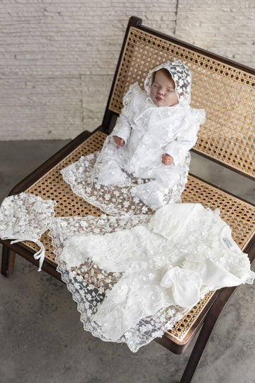 Luxury Newborn Lace Dress Set with Matching Accessories – 0–3 Months