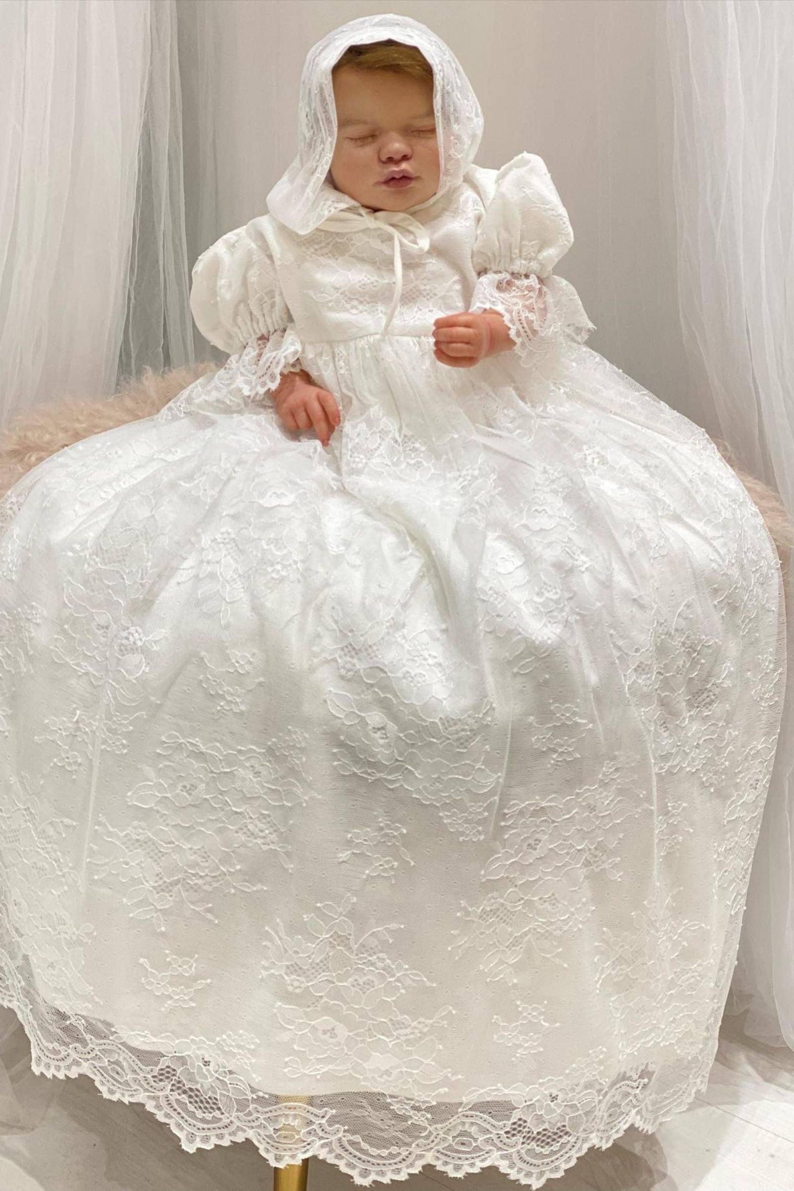 Victorian-Style Newborn Baby Girl Dress with Hat – Hand-Embroidered Lace Elegance (0–3 Months)