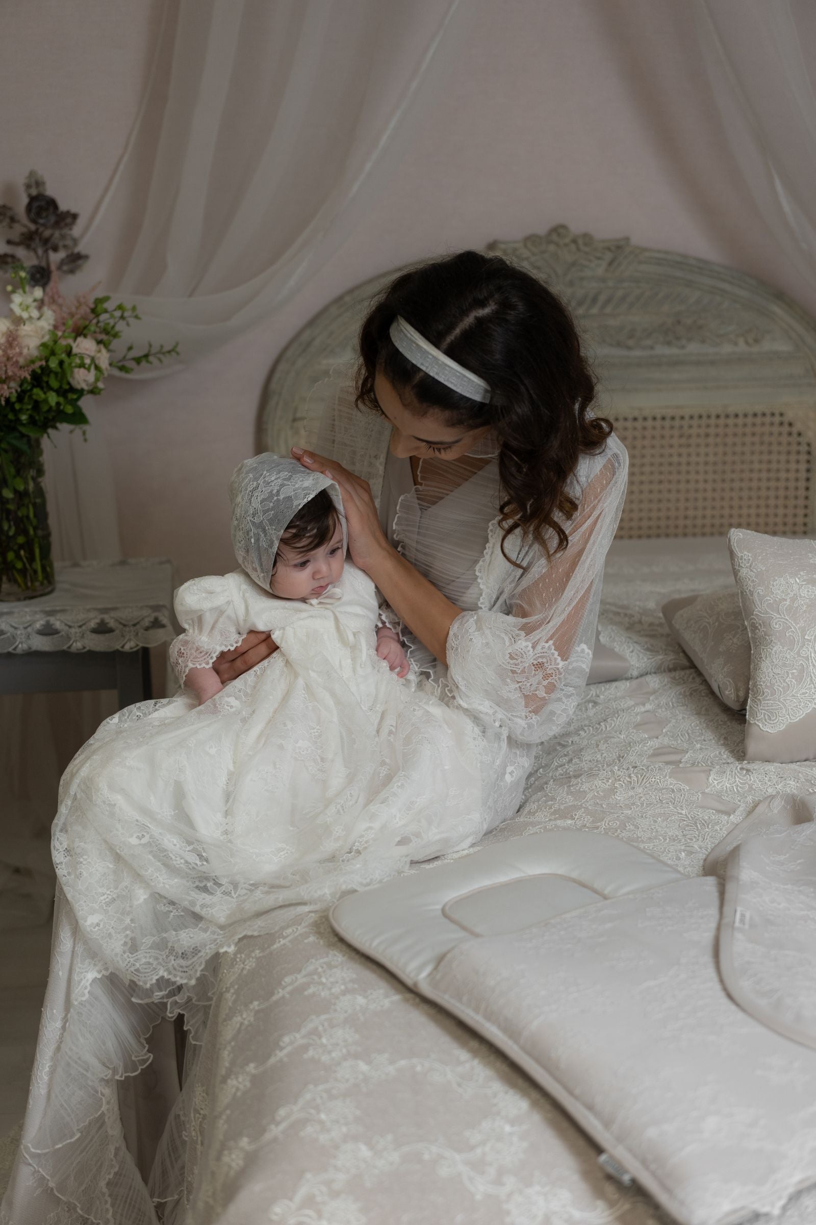 Victorian-Style Newborn Baby Girl Dress with Hat – Hand-Embroidered Lace Elegance (0–3 Months)