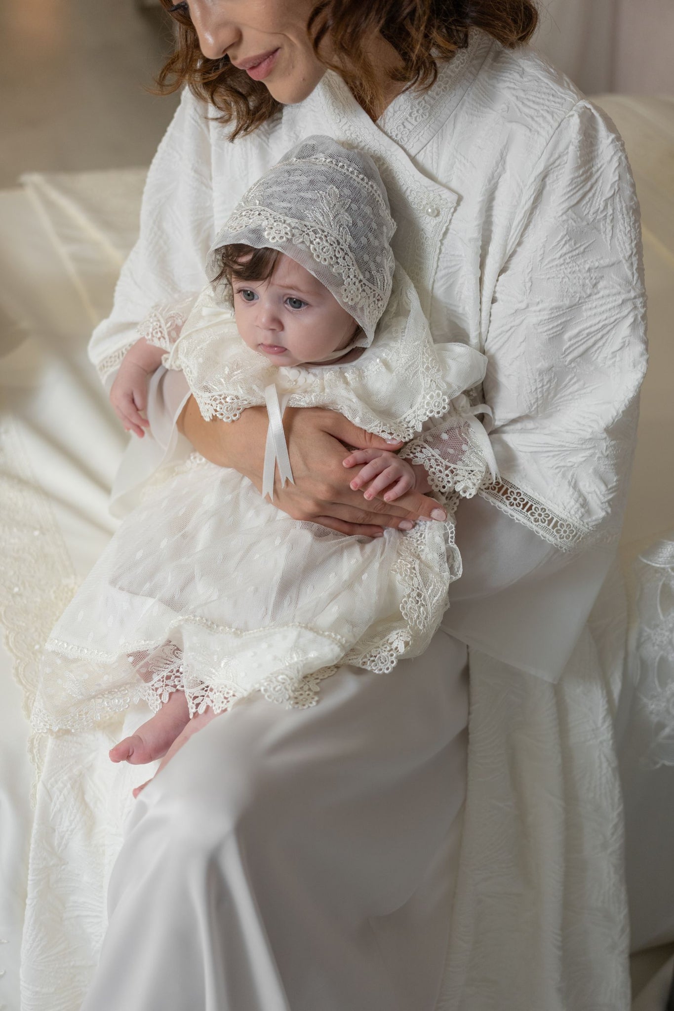 Victorian-Style Long Newborn Dress with Elegant Lace & Hat – Size 0–3 Months