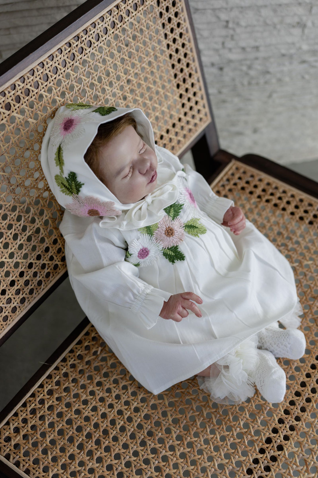 Floral Embroidered Baby Dress with Bonnet – Soft Cotton Elegance (0–3 Months)
