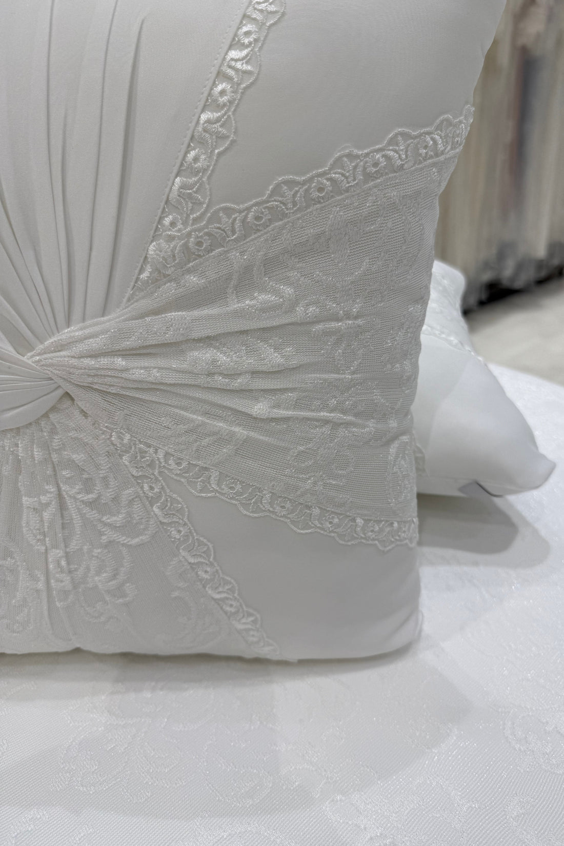 Luxury White 5-Piece Bridal Bedding Set with Embroidery & Lace Detailing