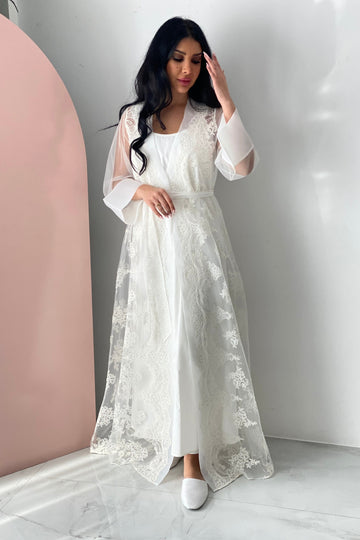 Luxurious and Elegant Bridal Lace Robe