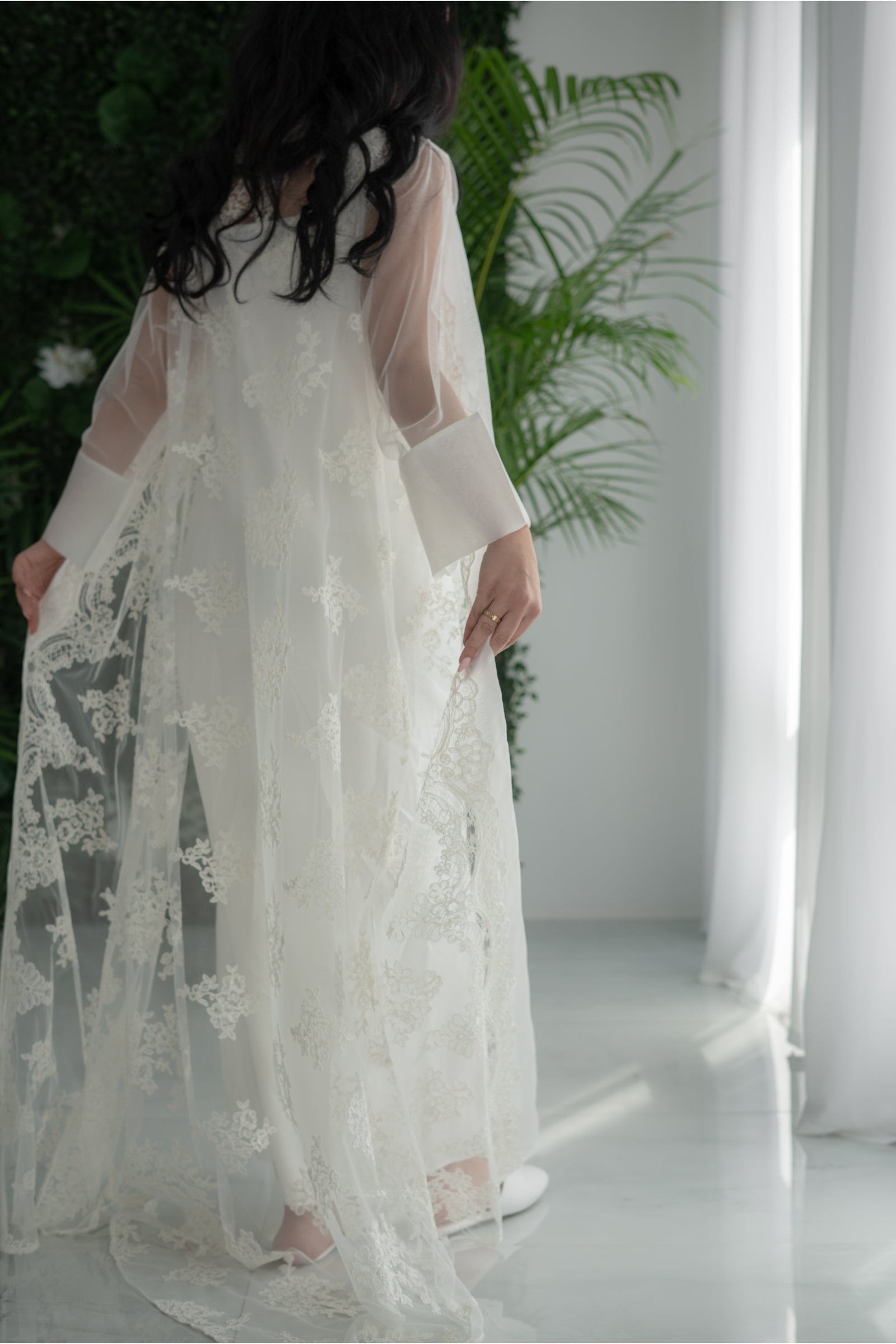 Elegant White Lace Bridal Robe Custom Handmade Wedding Robes in Kuwait Kavarati Elegant White Lace Bridal Robe Custom Handmade Wedding Robes in Kuwait Kavarati