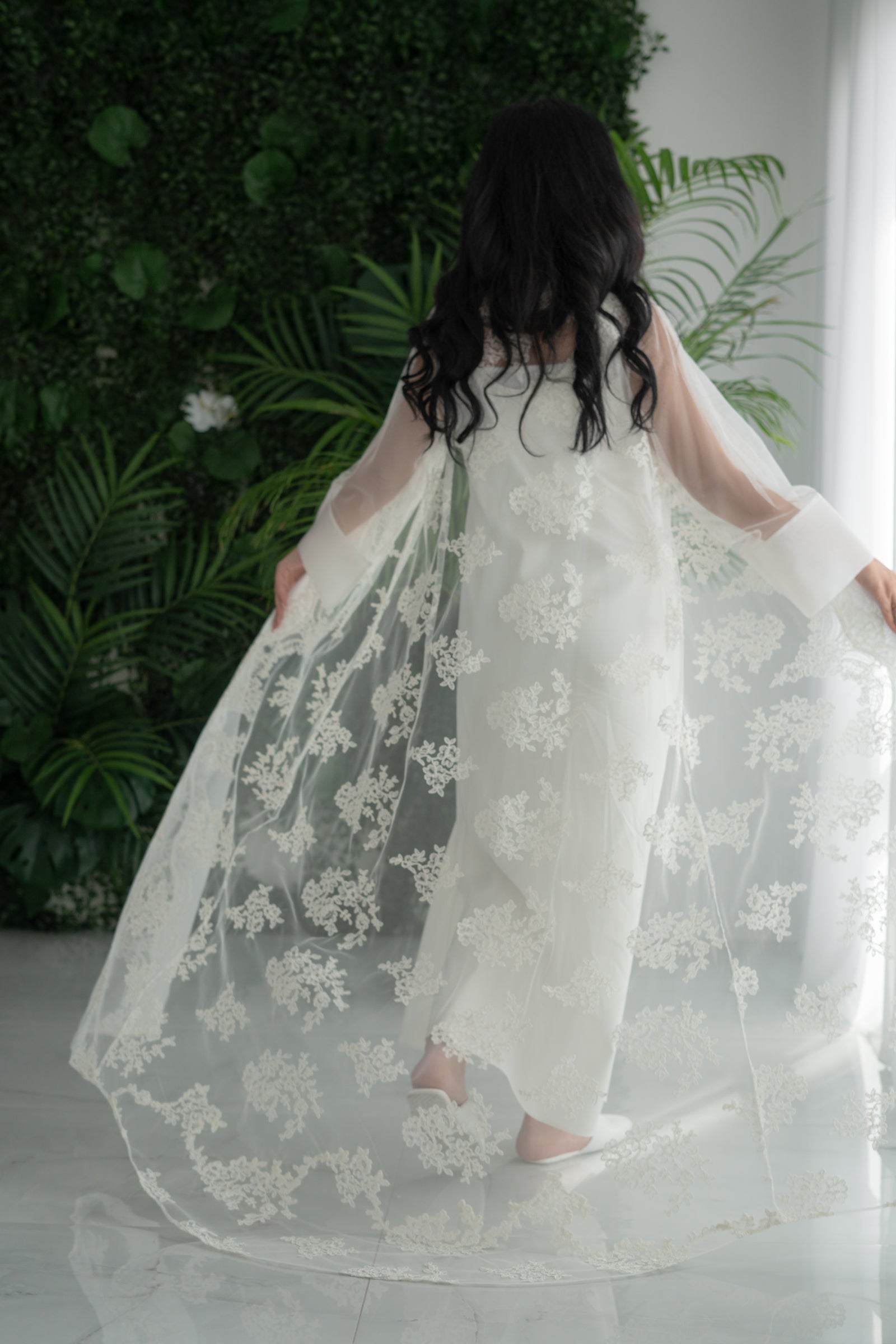 Luxurious and Elegant Bridal Lace Robe