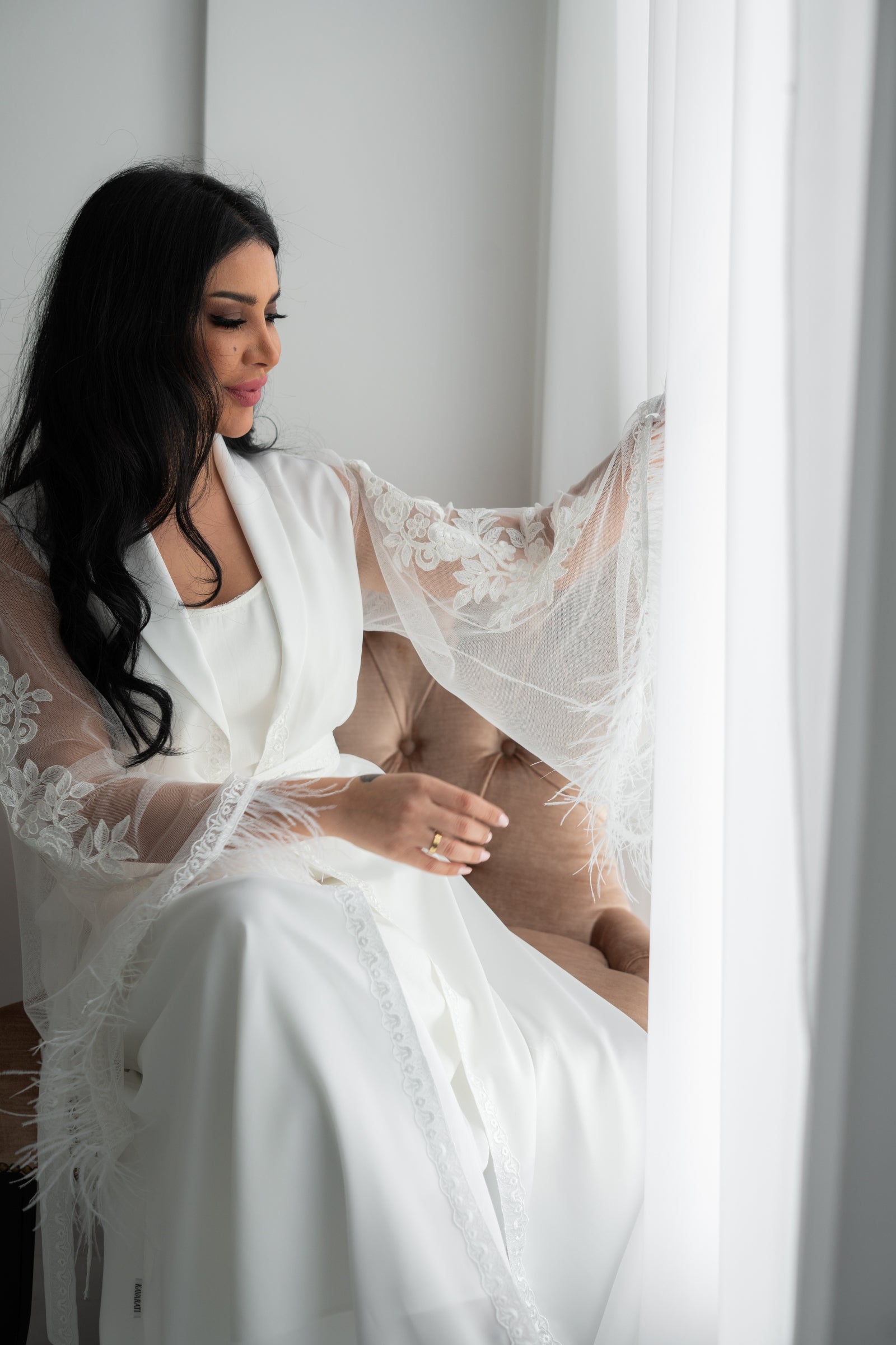 Feather Lace Bridal Robe – Sheer Embroidered Elegance