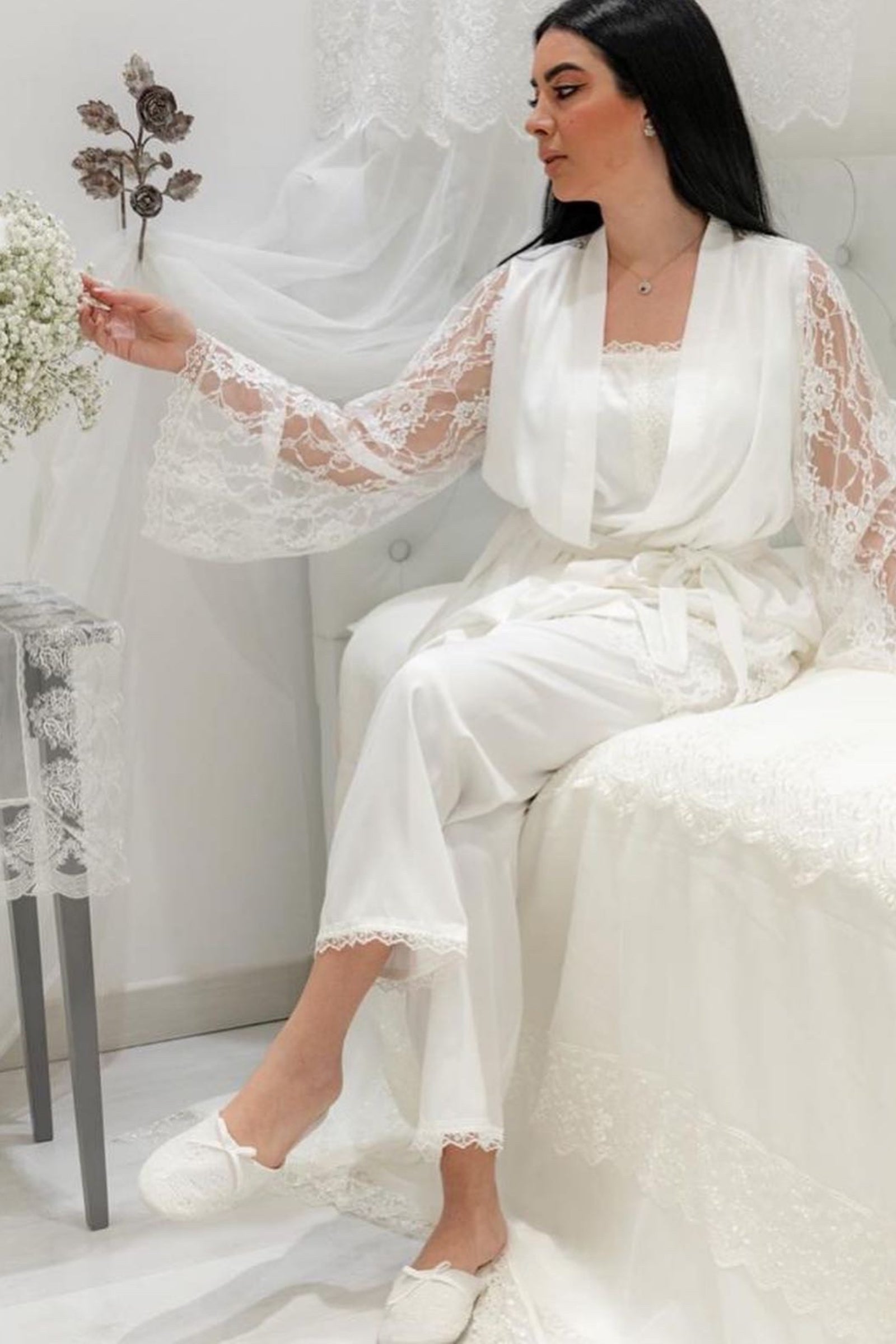 Luxury Pajama Set with Elegant Lace Sleeves