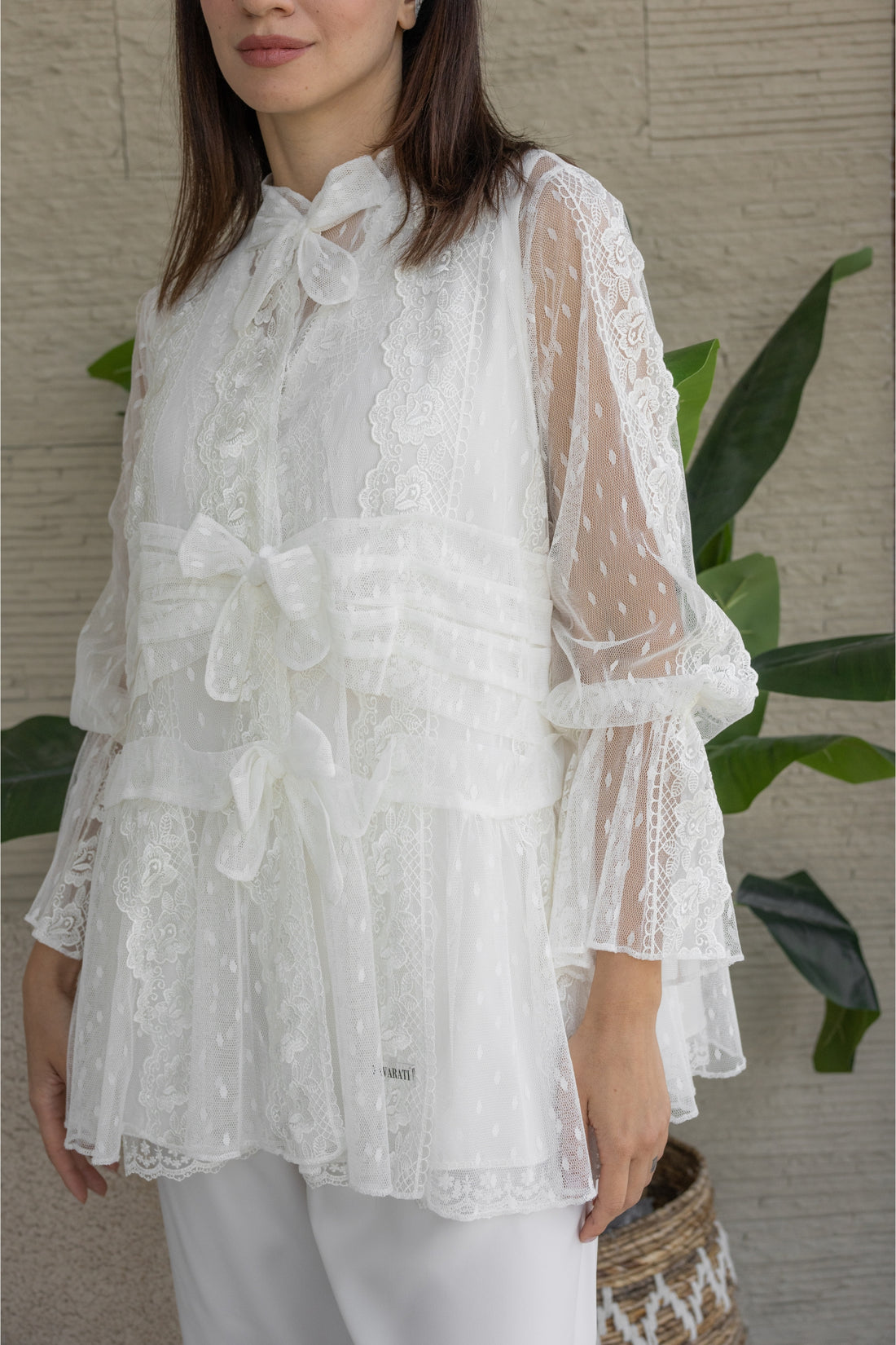 Elegant 4-Piece White Lace Pyjama Set – Soft & Graceful Sleepwear with Bows