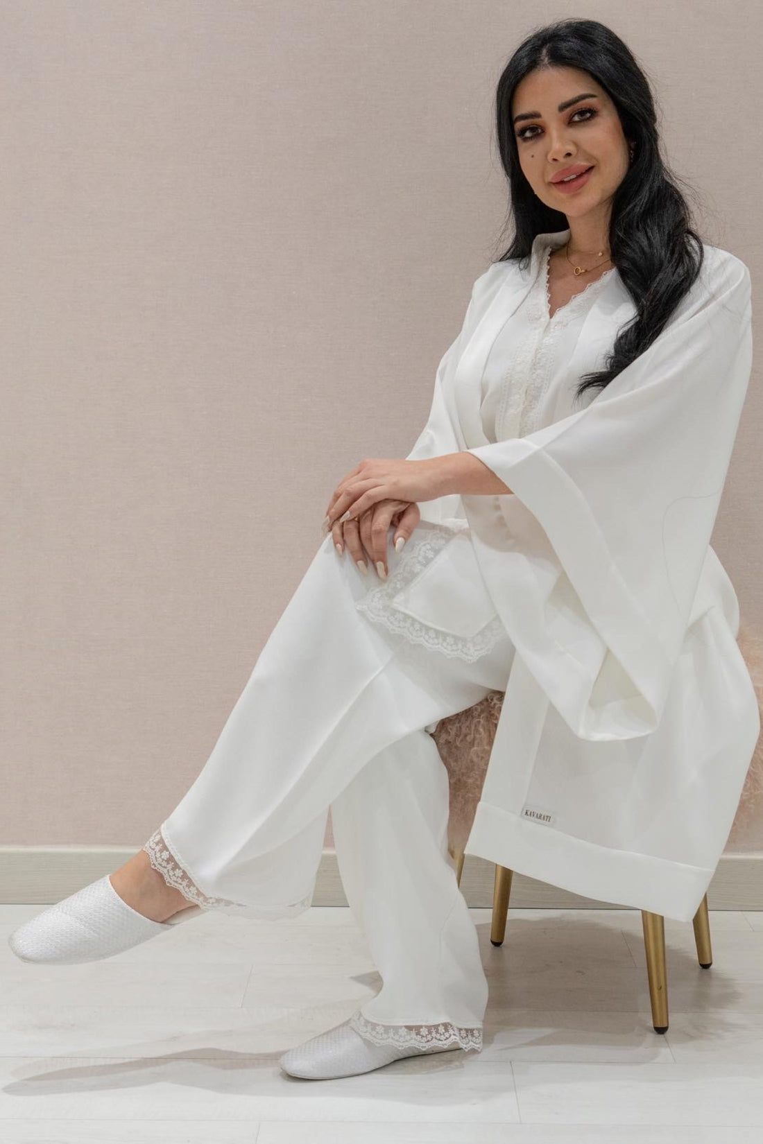 Elegant 4-Piece Pyjama Set with Lace Trim – Available in White, Green & Beige