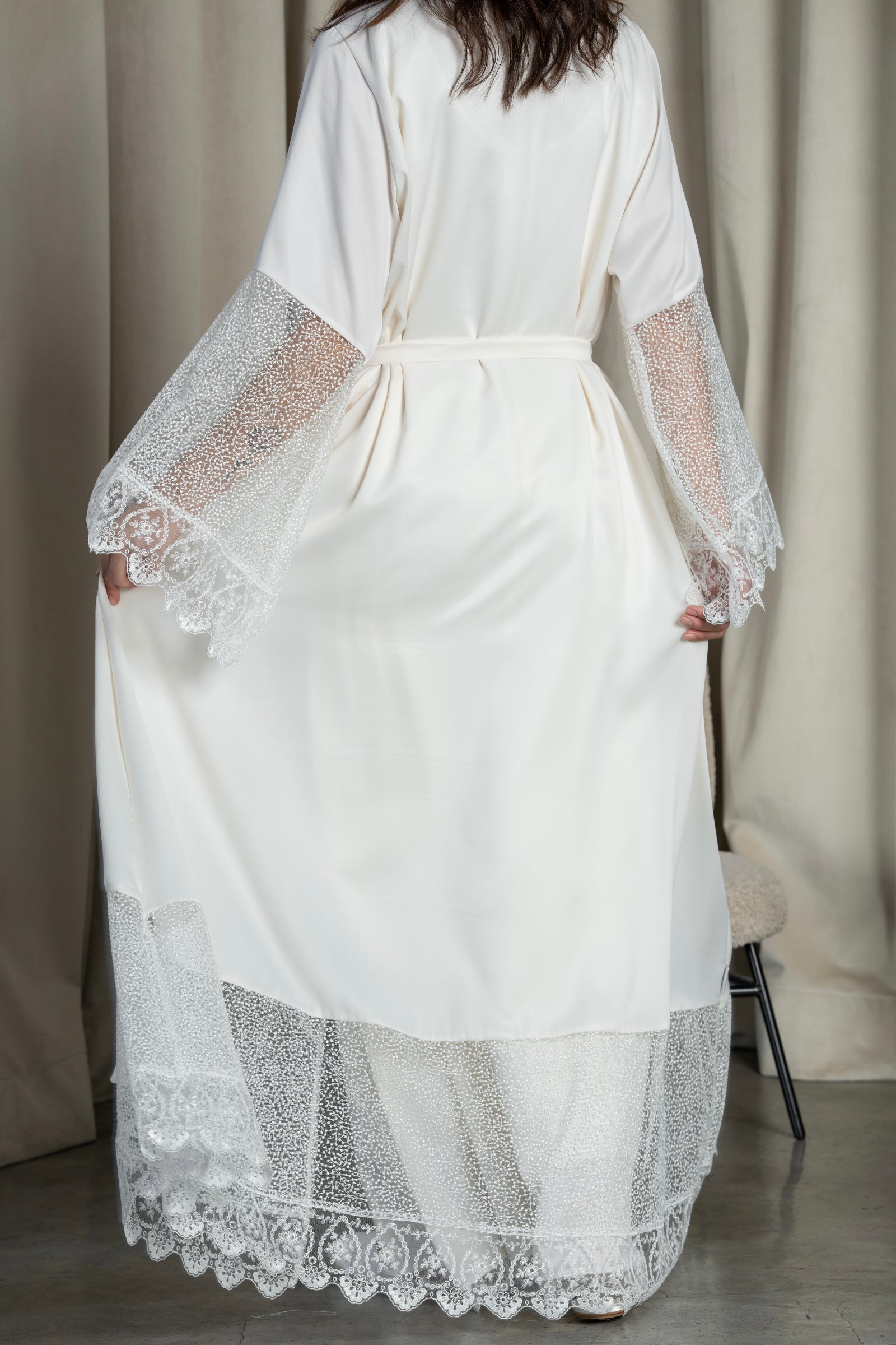 Elegant Robe and Nursing Dress Set with Lace