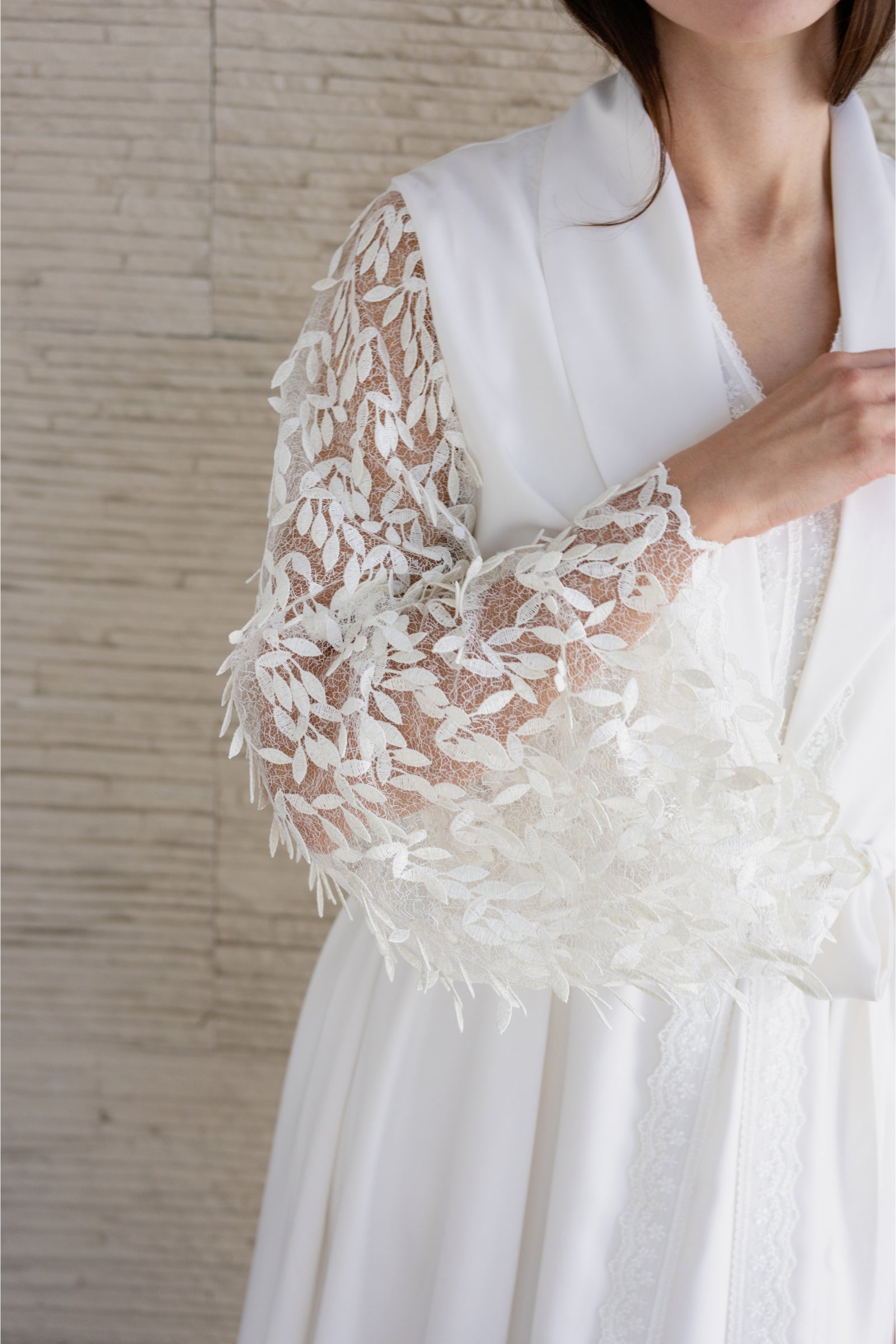 Elegant Light Cream Robe with Textured Lace Sleeves