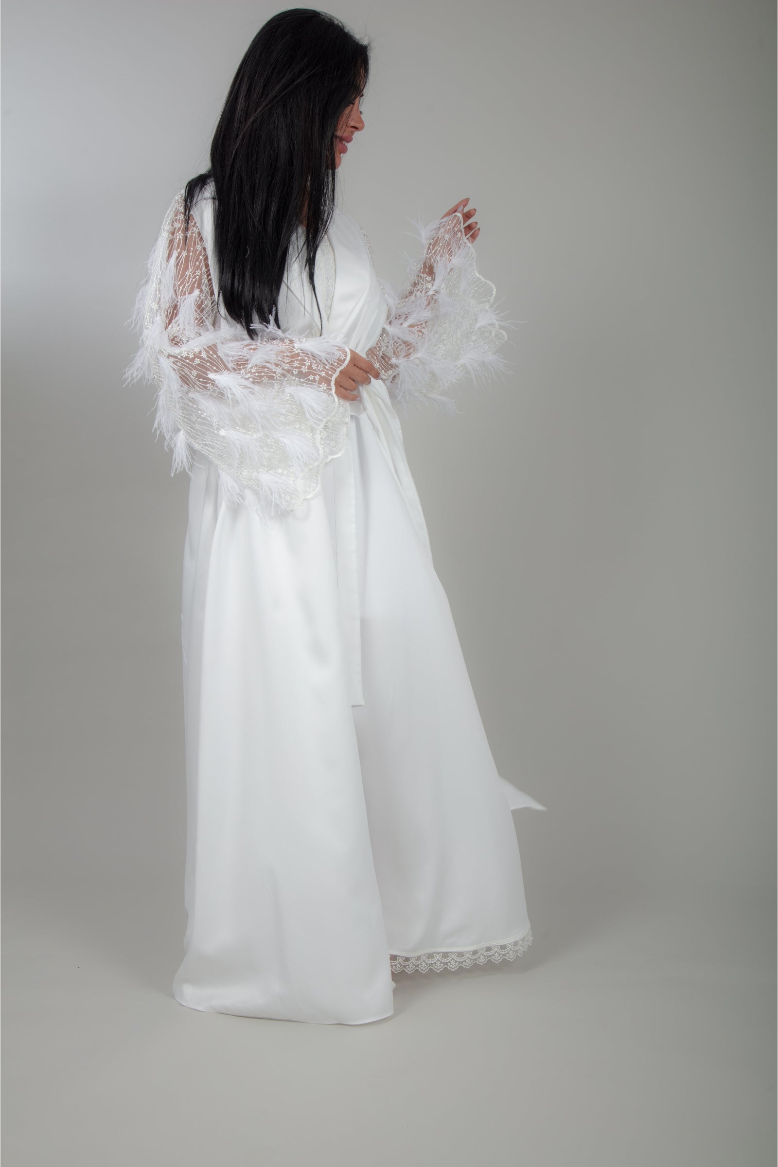 Elegant Feather Lace Robe