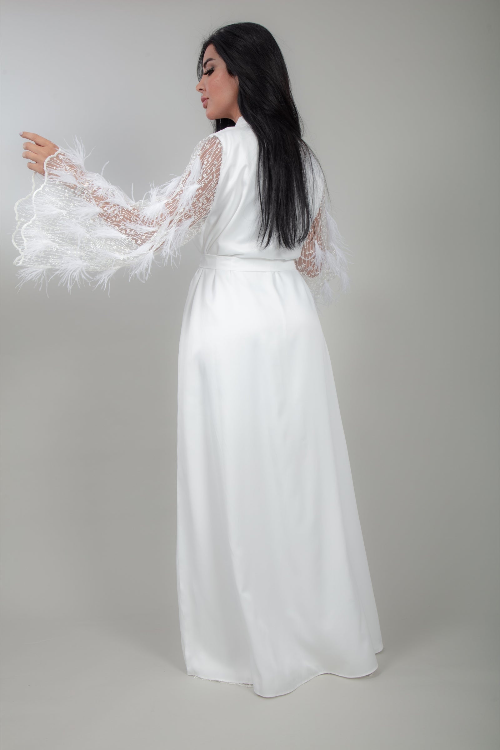 Elegant Feather Lace Robe