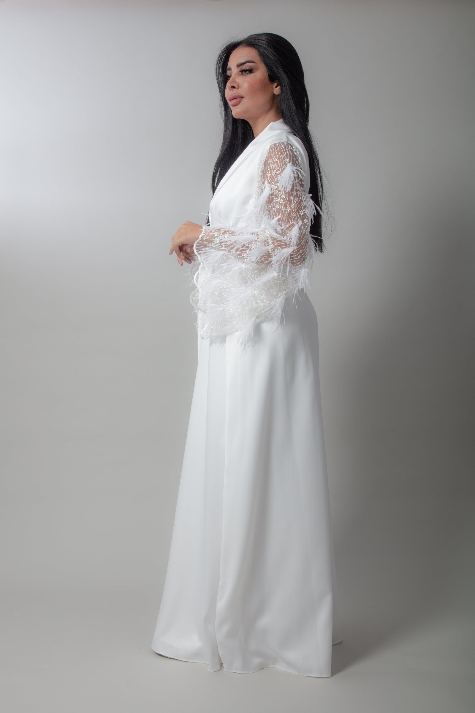 Elegant Feather Lace Robe