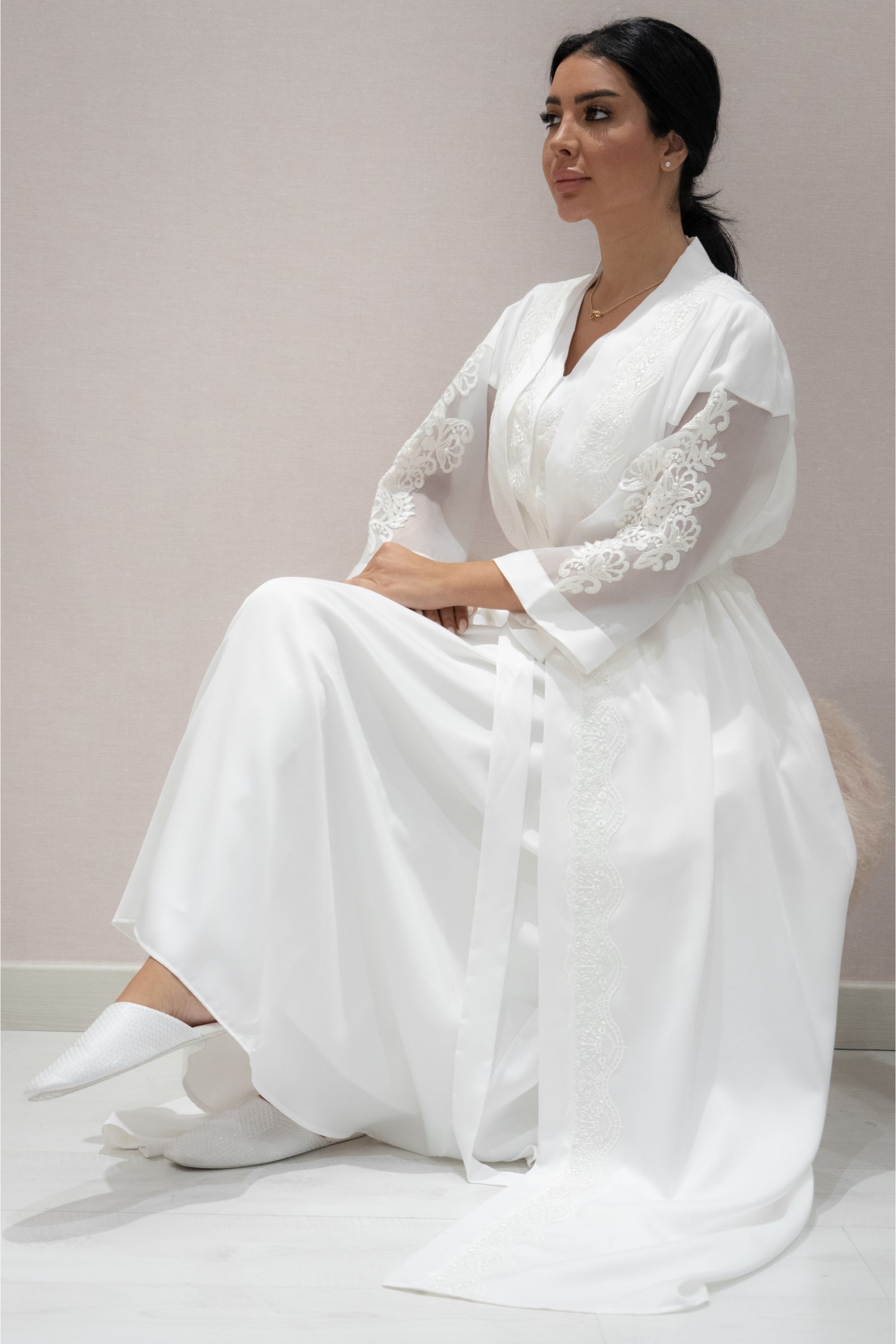 Elegant Robe with Organza Sleeves – Available in Pink, White & Gold Lace