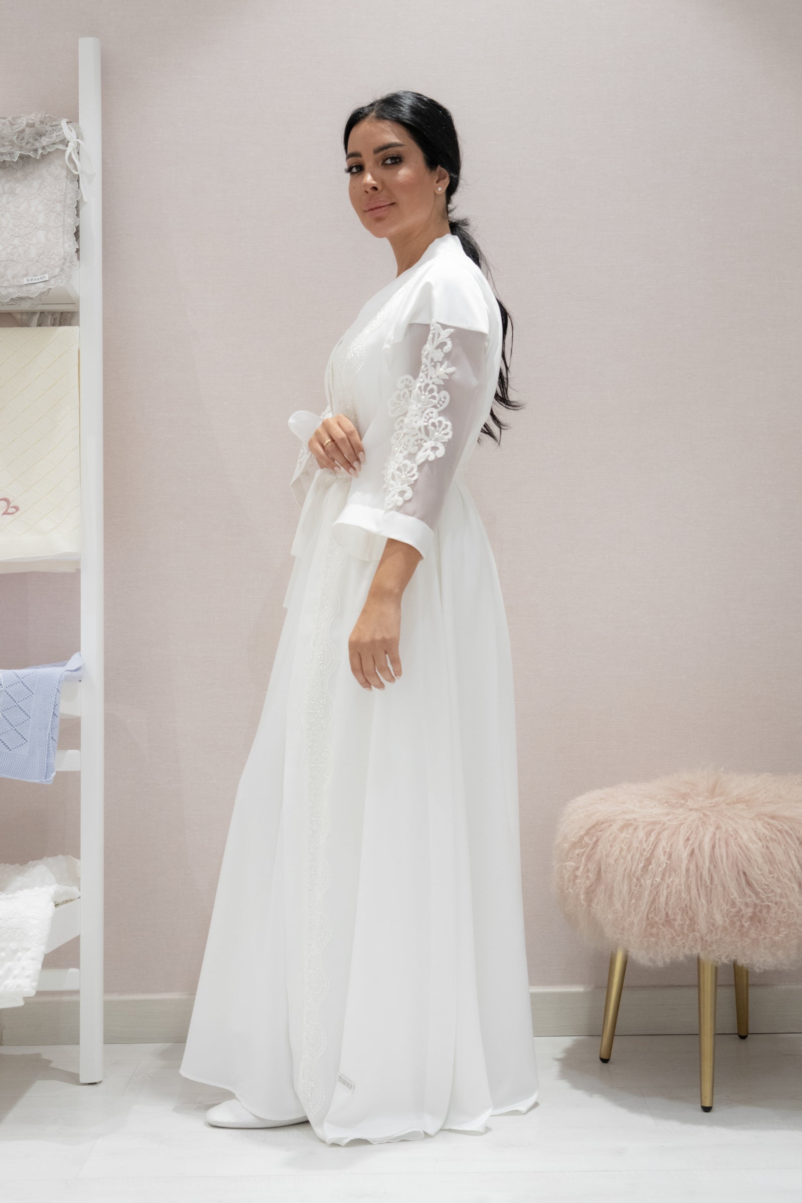 Elegant Robe with Organza Sleeves – Available in Pink, White & Gold Lace