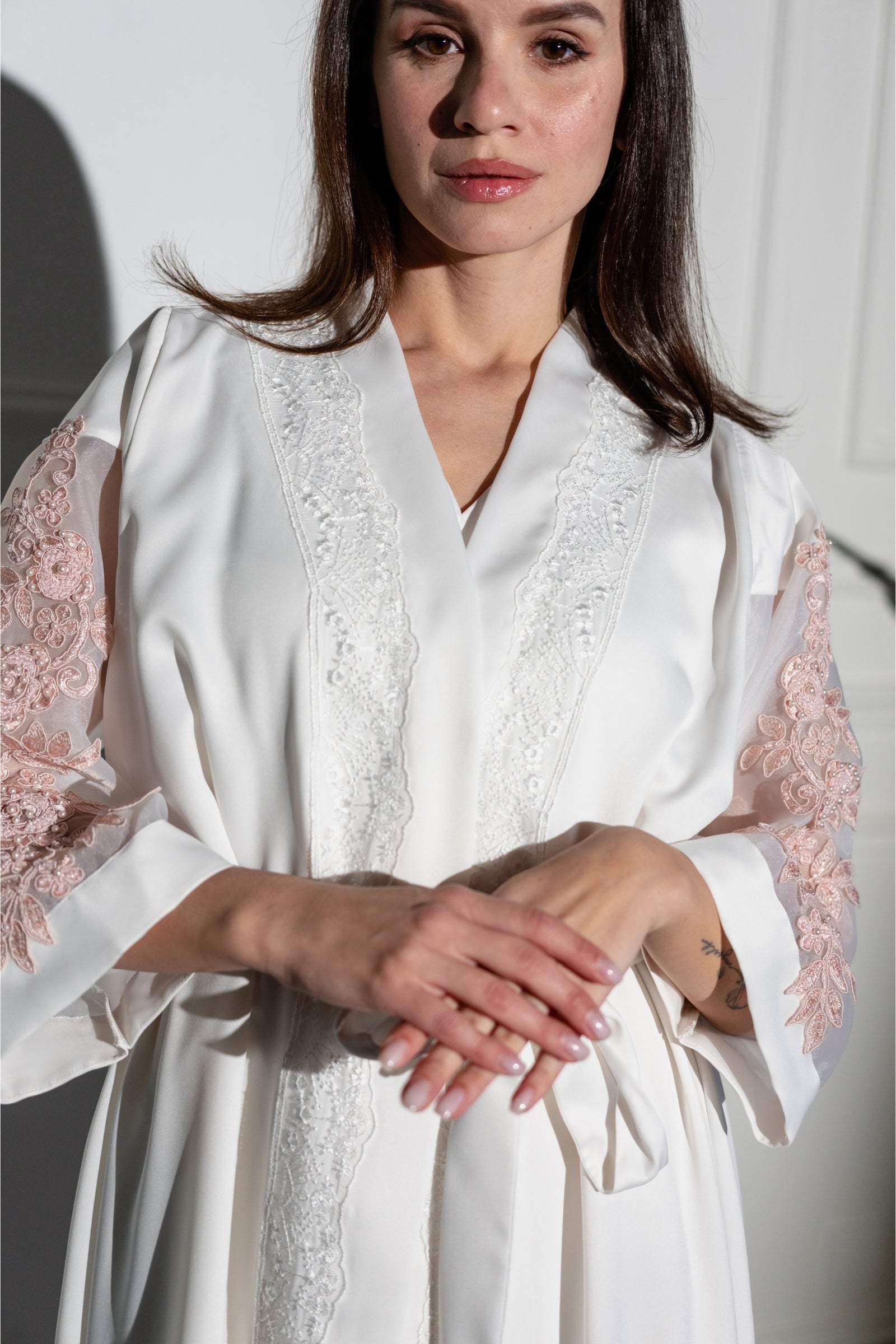 Elegant Robe with Organza Sleeves – Available in Pink, White & Gold Lace
